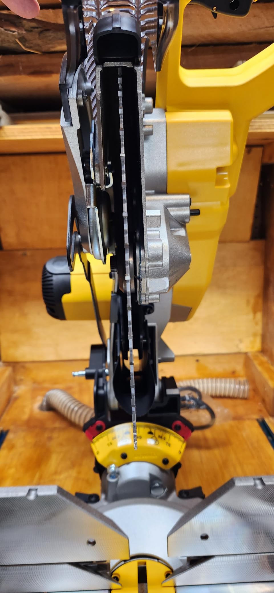 DEWALT Miter Saw, Double-Bevel, Compound, 12-Inch, 15-Amp (DWS716) customer photo 1
