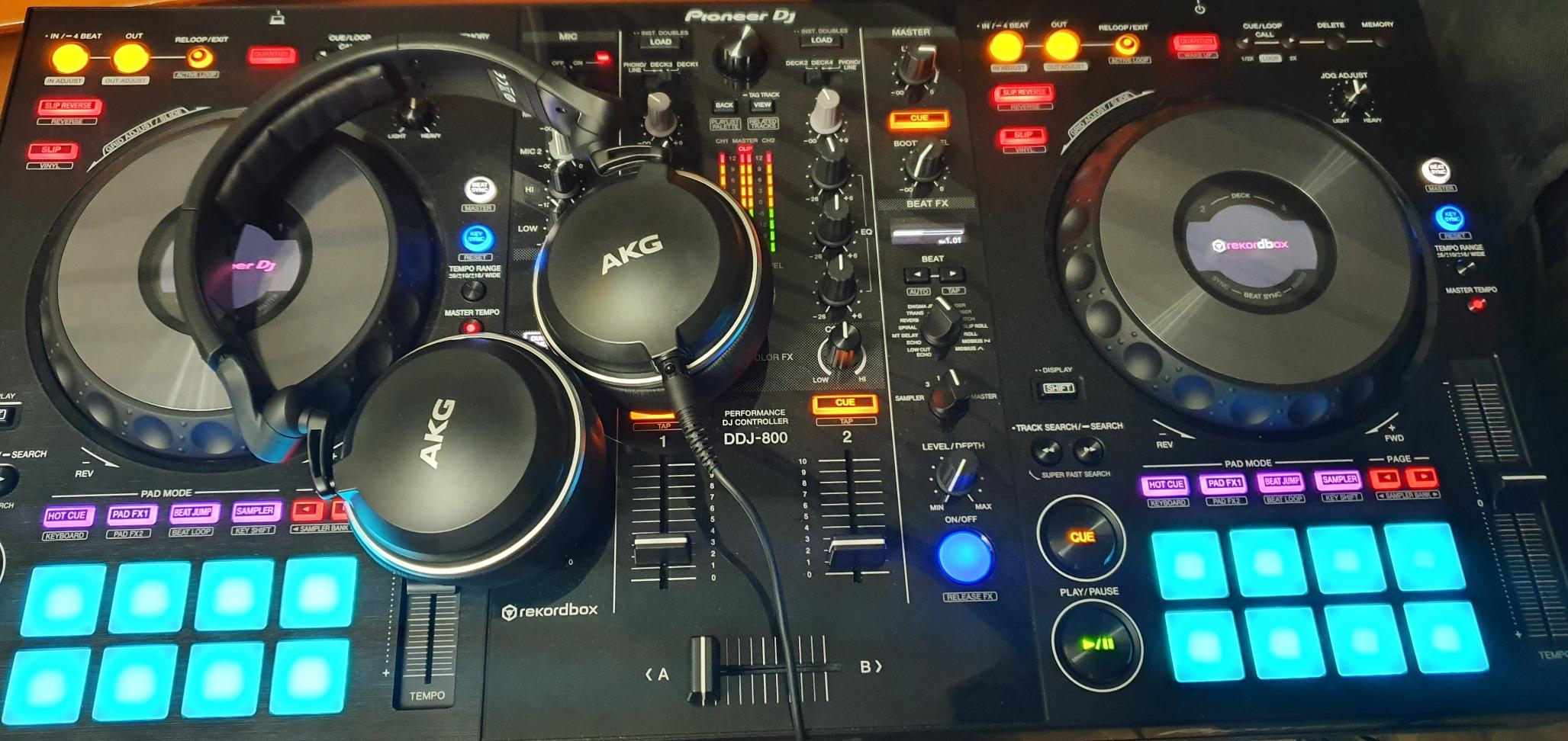 Pioneer DJ DDJ-800 2-Channel Performance DJ Controller for Rekordbox customer photo 1