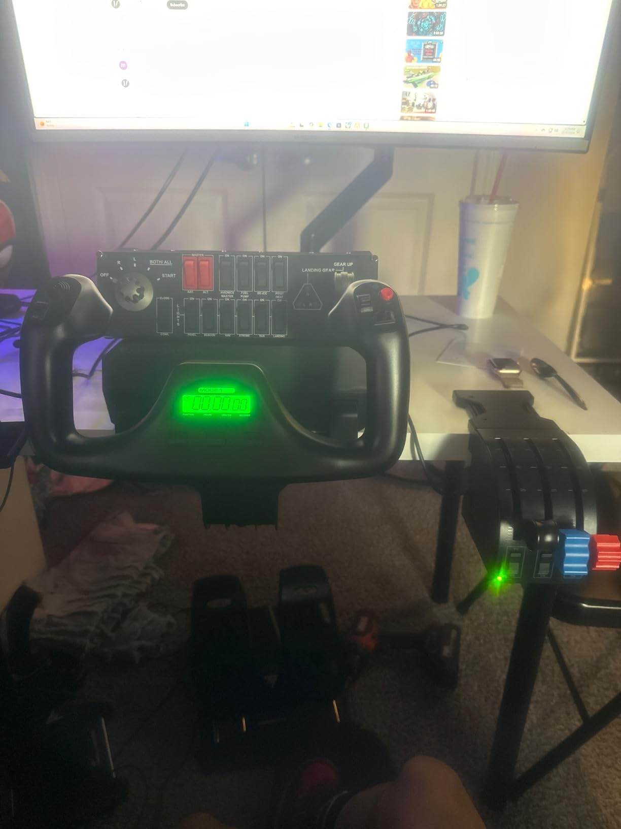 Logitech G PRO Flight Yoke System Professional Simulation - Black customer photo 2