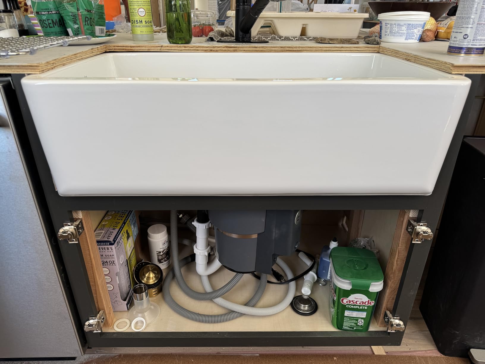 KRAUS KFR1-33GWH Turino Reversible 33-inch Fireclay Farmhouse Flat Apron Front Single Bowl Kitchen Sink in Gloss White customer photo 1