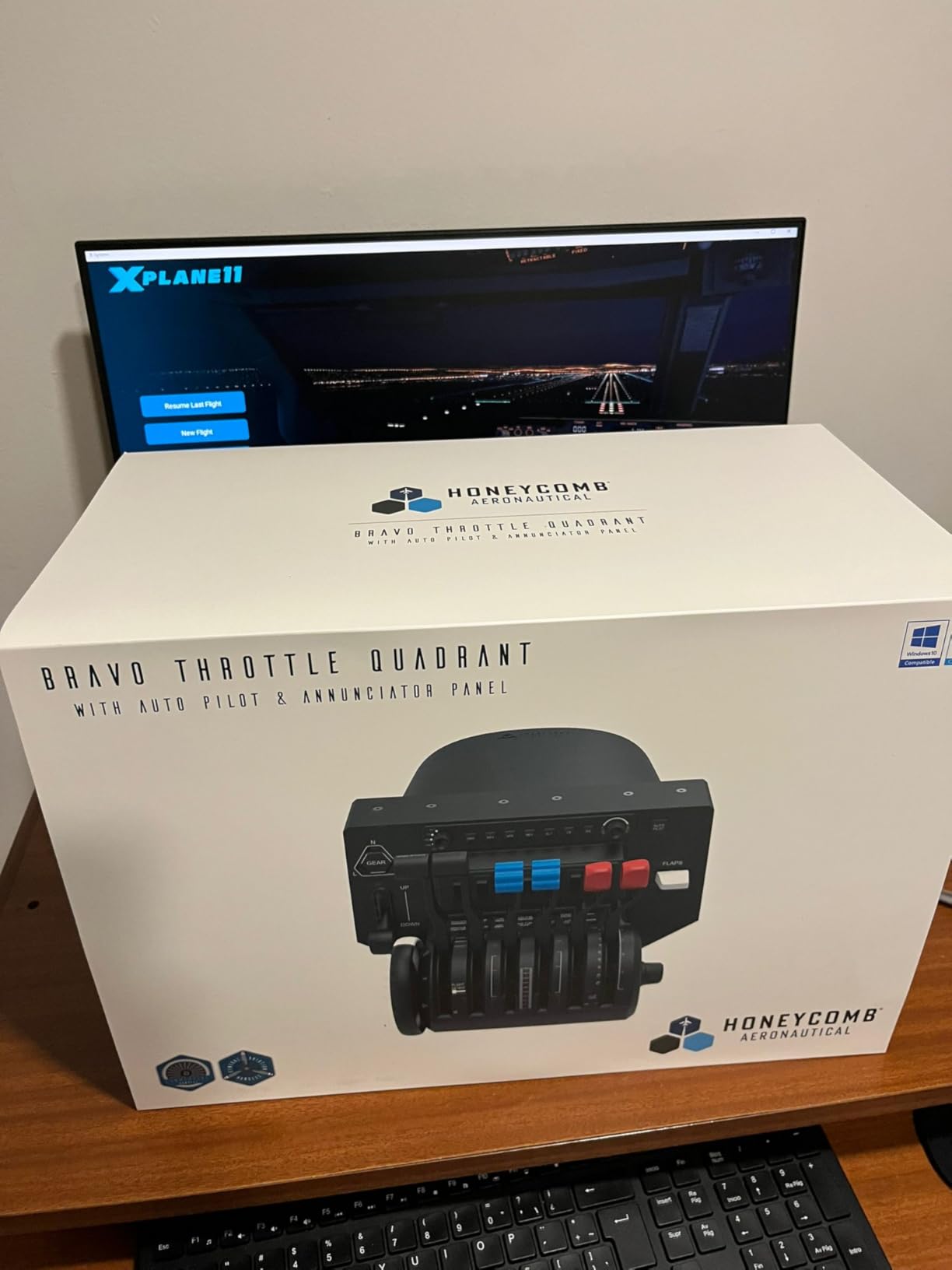 Honeycomb Bravo Throttle Quadrant | Flight simulator controls w/autopilot, annunciator panel, gear, flaps customer photo 2