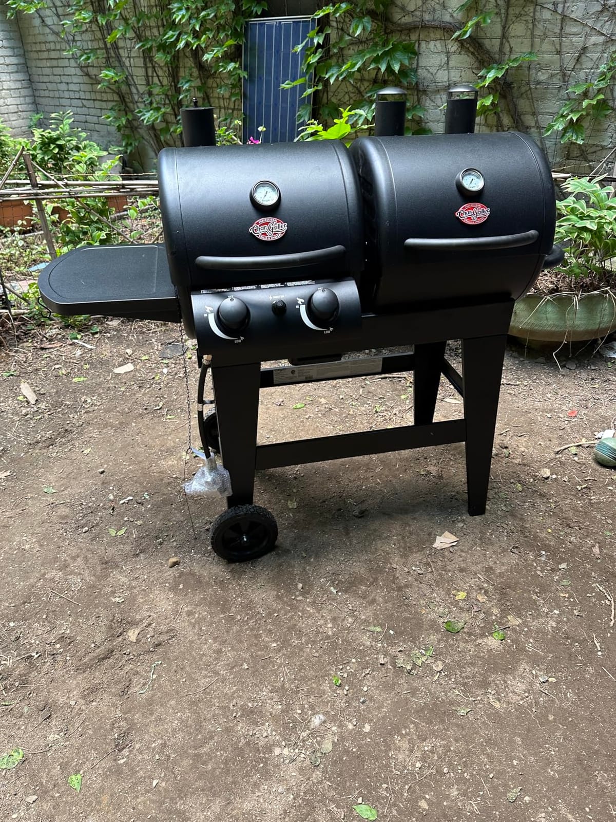 Char-Griller Dual-Function 2-Burner 24,000 BTU Propane Gas and Charcoal Combination Grill and Smoker with 870 Cooking Square Inches, Model E5030 customer photo 2