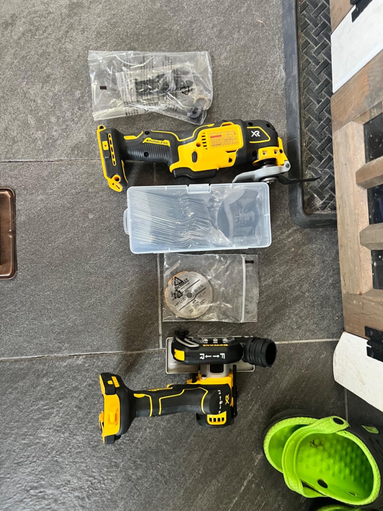 DEWALT 20V MAX XR Oscillating Multi-Tool Cordless, Variable Speed Brushless Motor Multitool with LED Light, Extended Runtime, Includes Two Wood Cutting Blades, Tool Only (DCS356B) customer photo 2