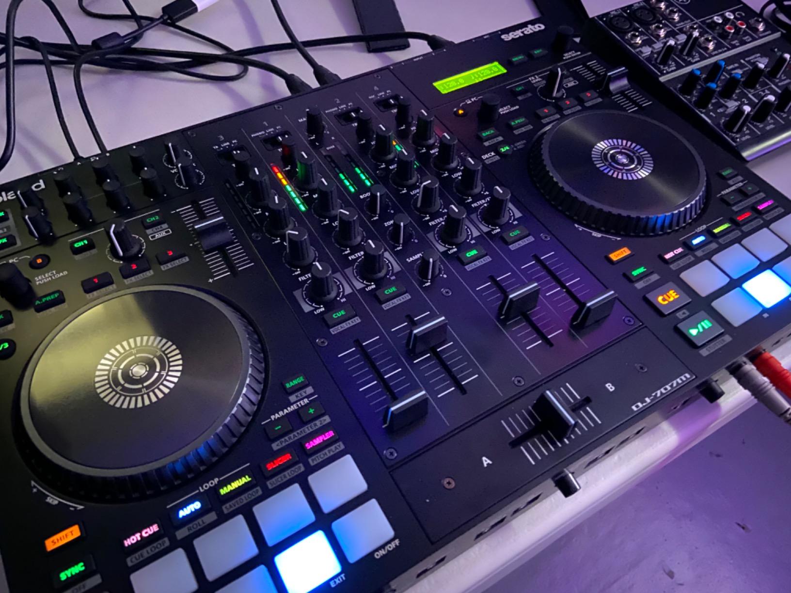 Roland DJ-707M DJ Controller for live streamers and content creators | 4-channel Serato DJ controller with dual USB and feedback suppression customer photo 1