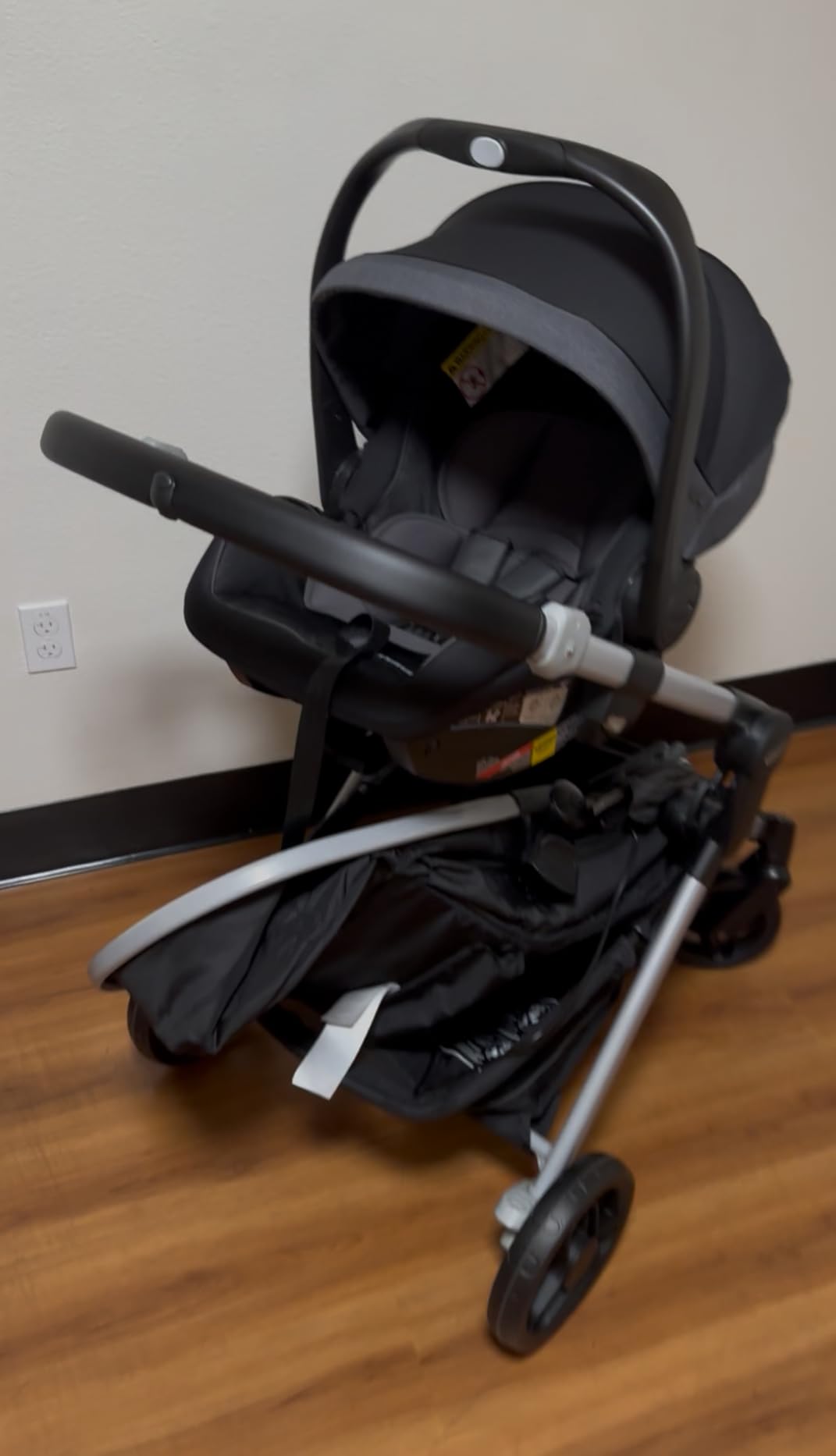 Graco Modes Nest Travel System, 3-in-1 Modular Carseat Stroller Combo, Includes the SnugRide DLX Infant Car Seat and Baby Stroller, Adjustable Slide2Me Car Seat Carrier to Toddler Stroller, Sullivan customer photo 1