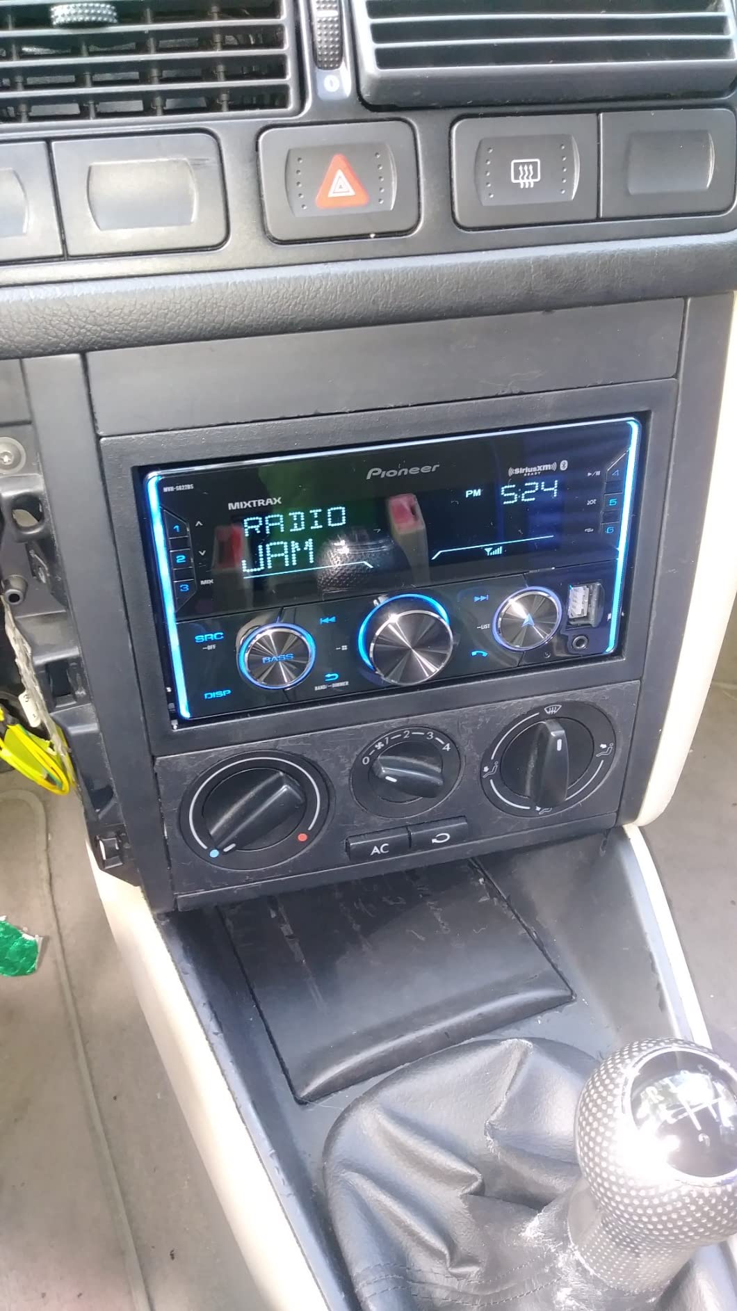 Pioneer MVH-S622BS Double Din Car Stereo with Bluetooth, USB | Digital Media Receiver, SiriusXM, Color Change, FLAC, Voice Control, 50W x 4 Output, 13-Band EQ, AM/FM, Hi-Volt RCA Preouts customer photo 2