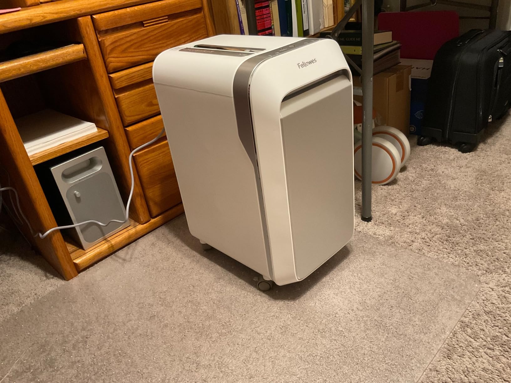 Fellowes Powershred LX220 Micro-Cut Paper Shredder, White customer photo 1