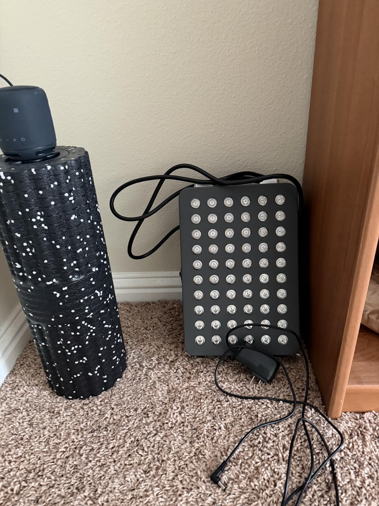 Hooga HG1500 Full Body Red Light Therapy Panel, 300 LEDs, 660nm Red & 850nm Near-Infrared Light, Built-in Timer, Door Hanging Kit customer photo 2