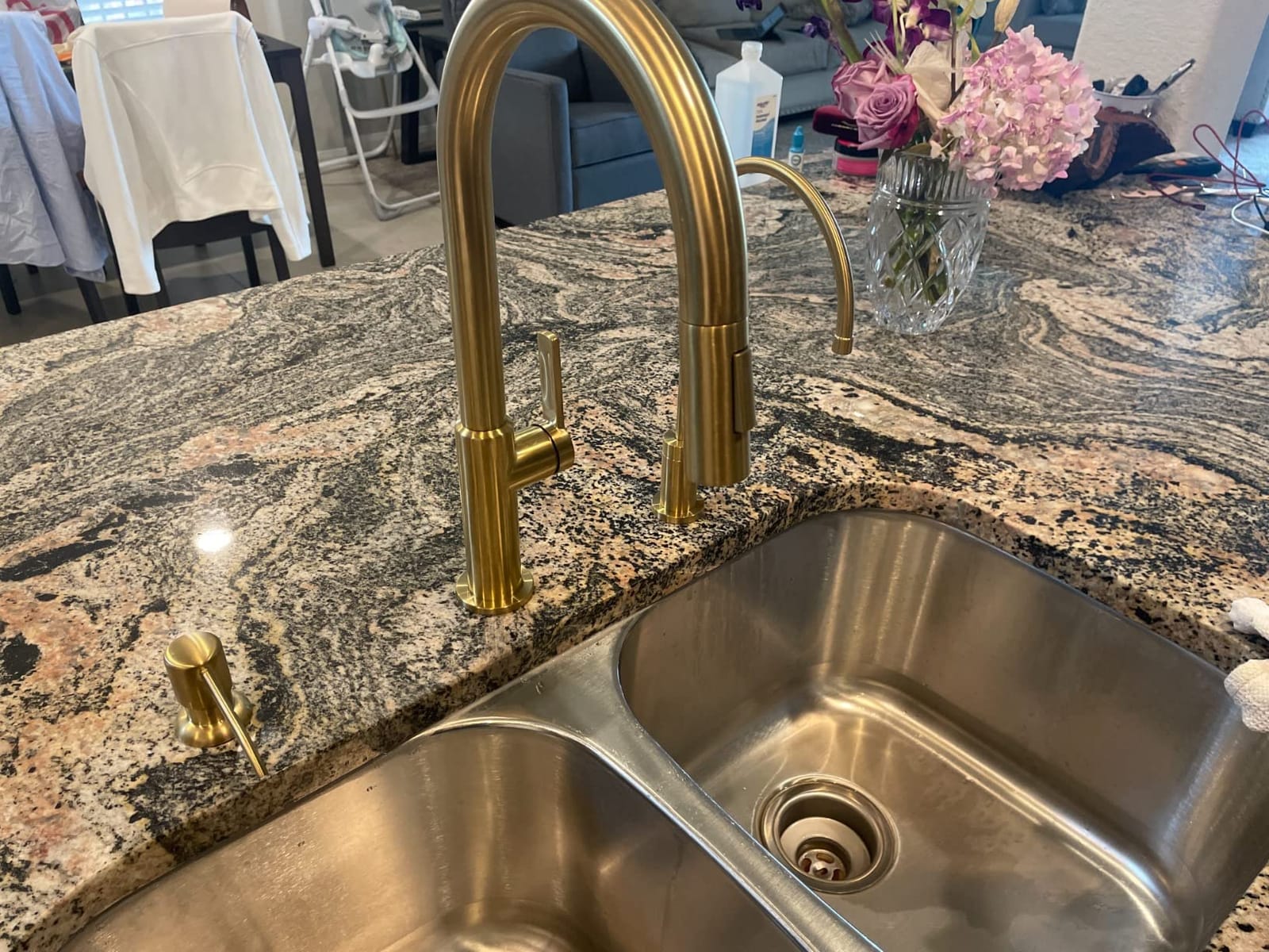 KRAUS Spot Free Stainless Steel Pull Down Kitchen Faucet KPF-2820SFS, 360-degree swivel spout, brass body with ceramic cartridge, quick connect sprayer hose customer photo 1