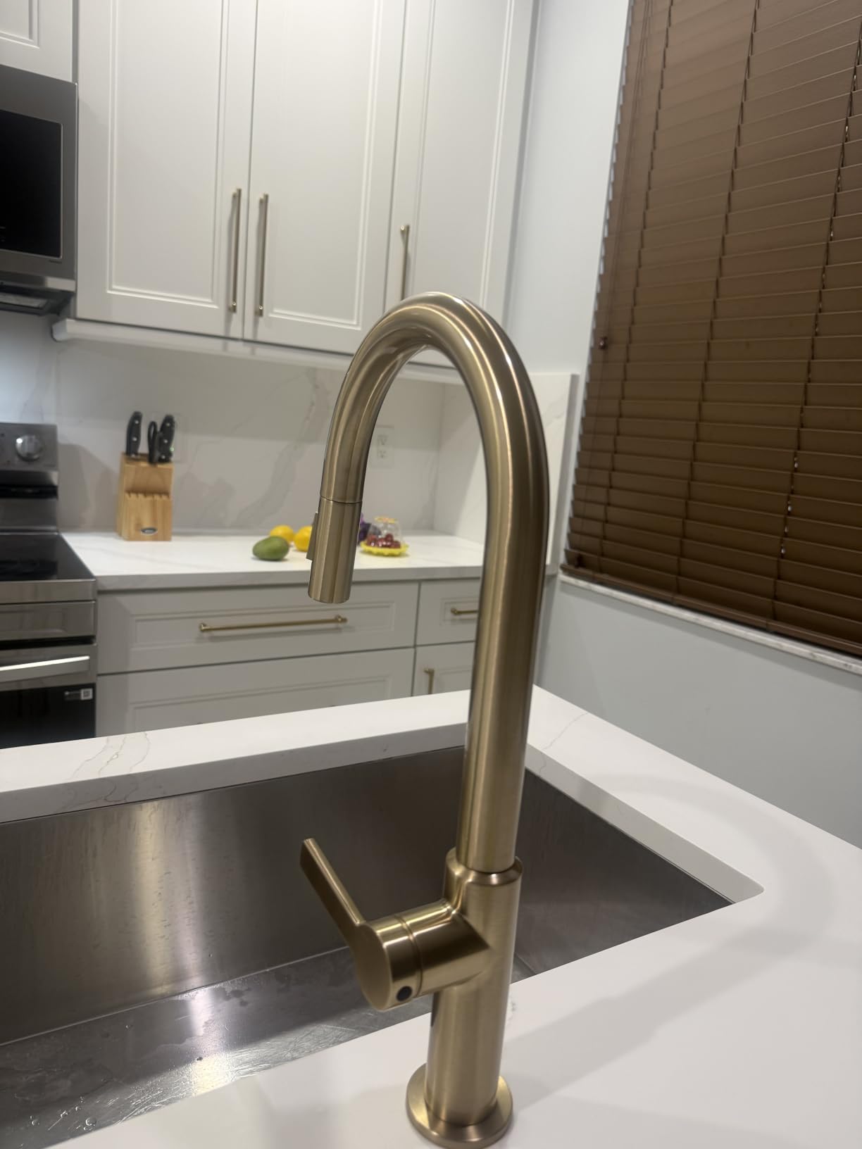 KRAUS Spot Free Stainless Steel Pull Down Kitchen Faucet KPF-2820SFS, 360-degree swivel spout, brass body with ceramic cartridge, quick connect sprayer hose customer photo 2
