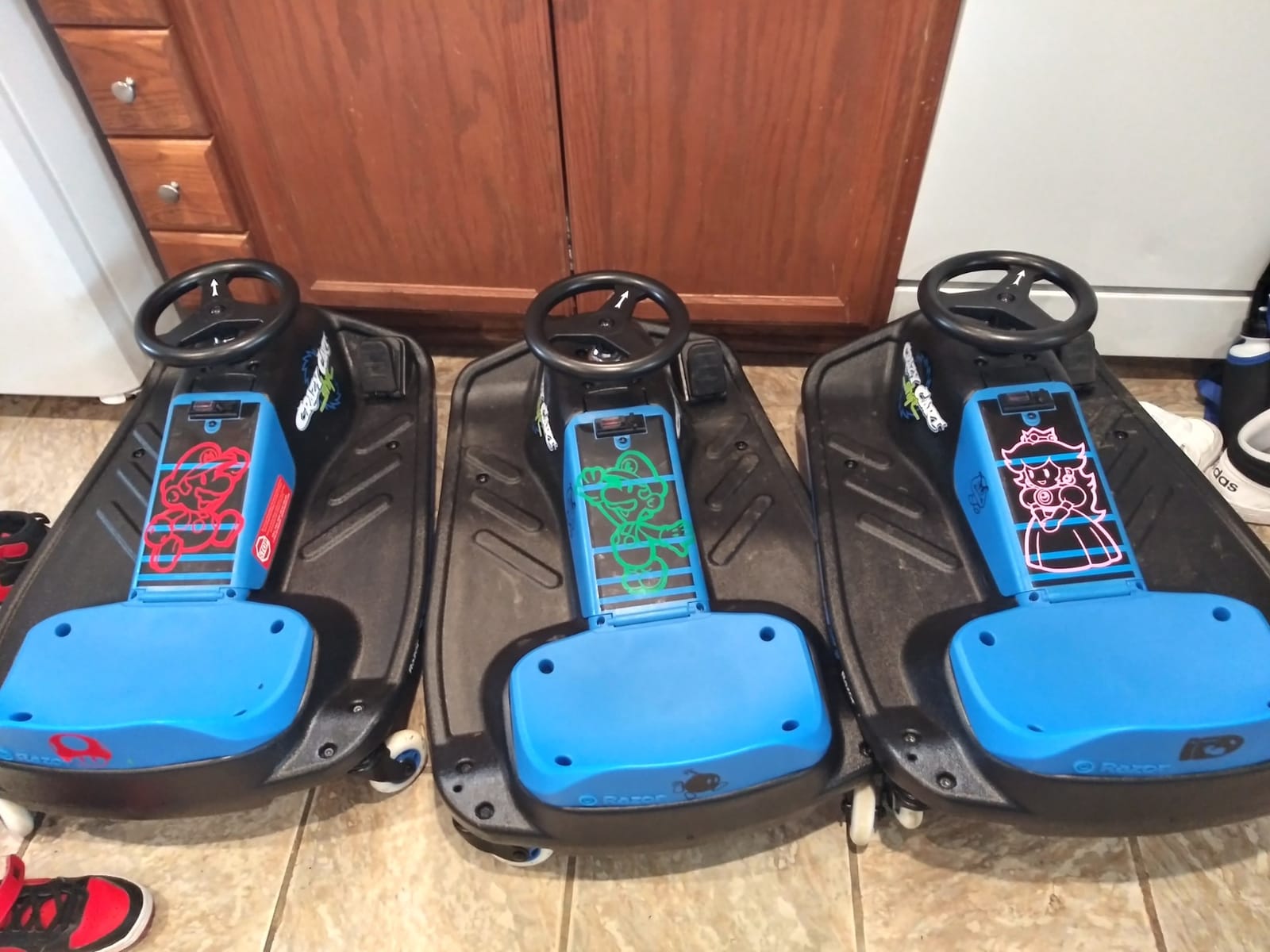 Razor Crazy Cart Shift Electric Go Kart for Kids Ages 6+ - 12V Drifting System, High/Low Speed Switch, Simplified Drifting, Riders up to 120 lbs, Black/Blue customer photo 1
