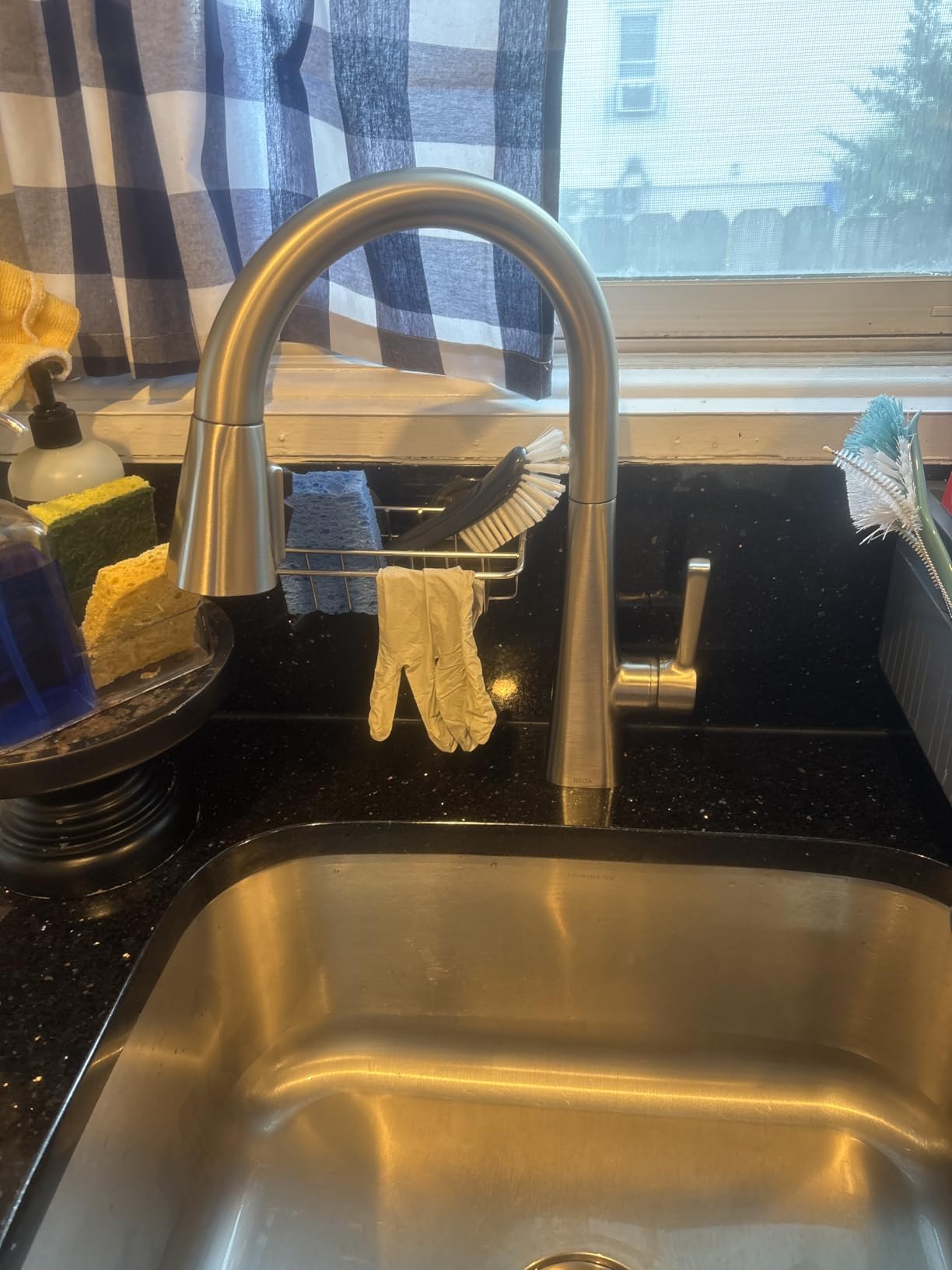 Delta Lenta Brushed Nickel Kitchen Faucet with Pull Down Sprayer, Modern Single Hole Kitchen Sink Faucet, Single Handle, SpotShield Stainless 19802Z-SP-DST customer photo 2