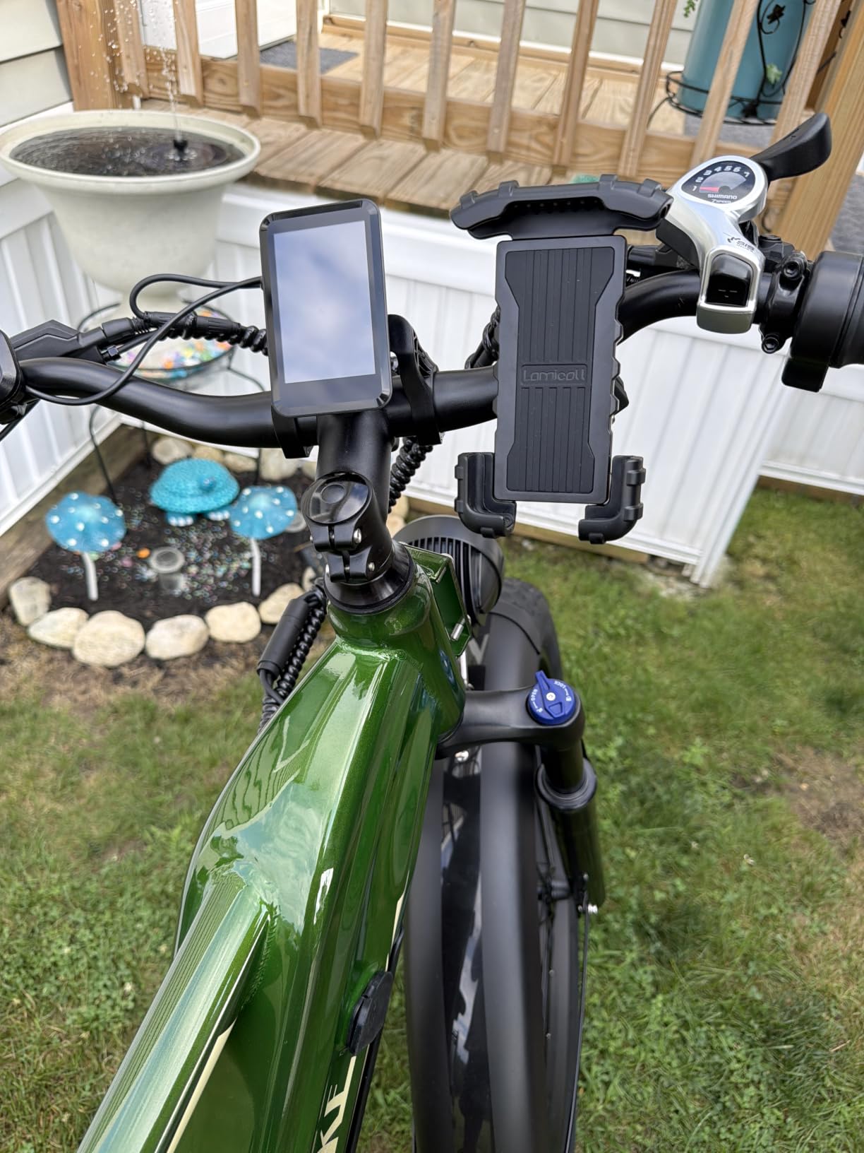 Lamicall Bike Phone Holder, Motorcycle Mount - Motorcycle Phone Holder, Handlebar Cell Phone Clamp, E-Bike Scooter Phone Clip for iPhone 17 Air Pro Max, 16 15 Plus, S20, 4.7 to 6.8