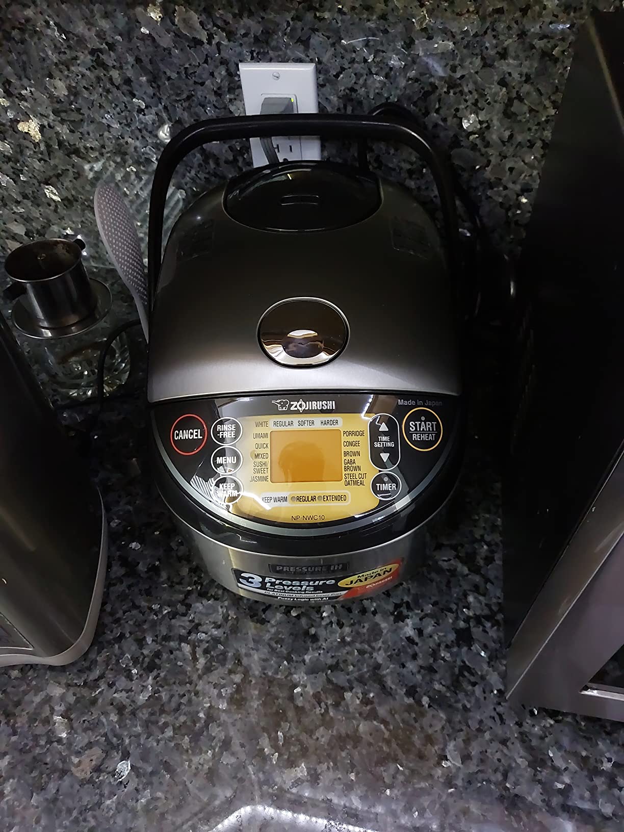 Zojirushi NP-NWC10XB Pressure IH Rice Cooker 5.5 Cup (Black) customer photo 1