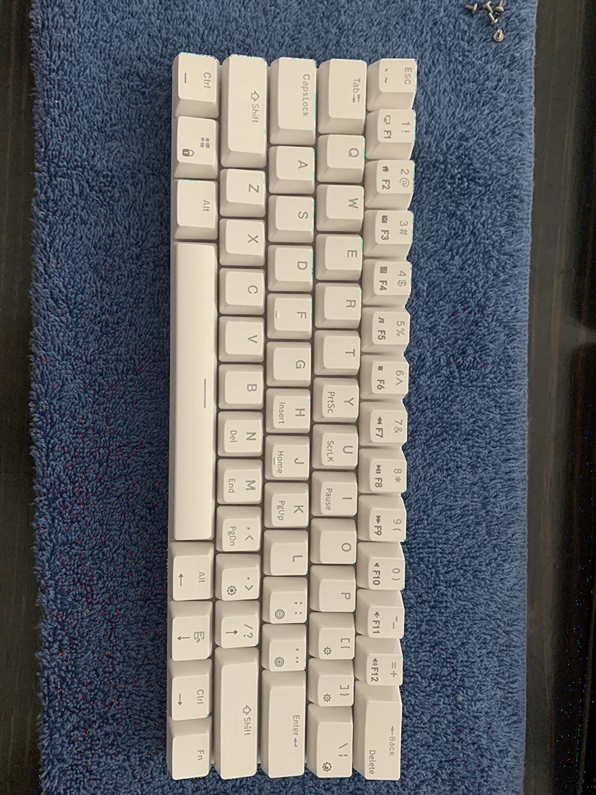 RK ROYAL KLUDGE RK61 Wired 60% Mechanical Gaming Keyboard, Compact PC Game Keyboards with QMK/VIA Programmable RGB Backlit, Hot Swappable Custom Keyboard for Win/Mac, Pre-lubed Red Switch, White customer photo 2