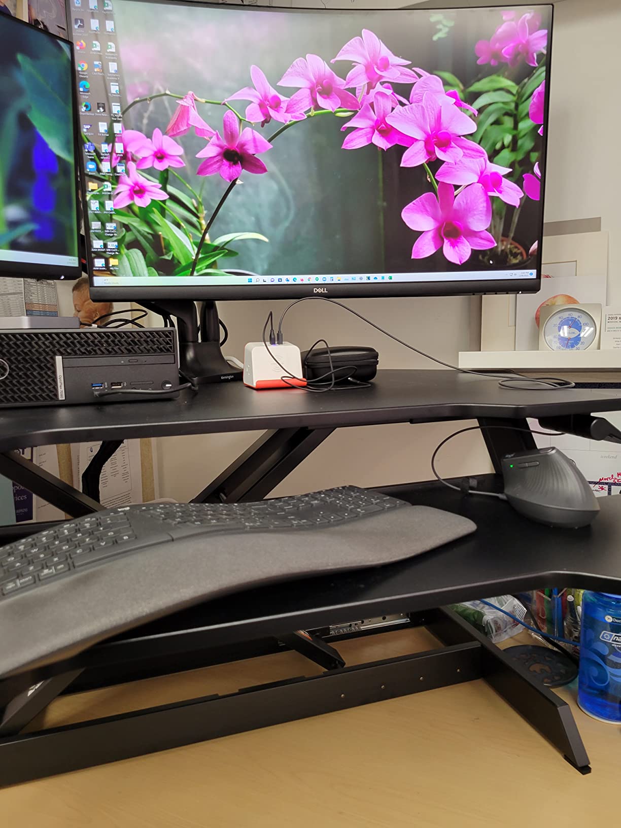 Kensington SmartFit Dual Monitor Arm (K59601WW) Black | One-touch height adjustable, gas-spring articulating arm, supports 13-34 in monitors, C-clamp or grommet mount customer photo 1