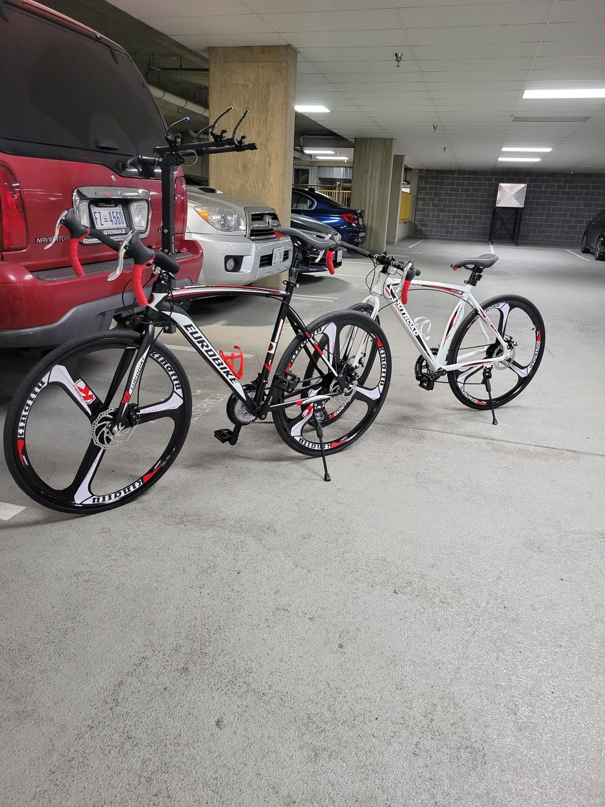 Eurobike HYXC550 Road Bike, 21 Speed 54cm Frame Road Bicycle for Men and Women, Disc Brake 700C Adult Bike (3 Spoke Wheel) customer photo 2