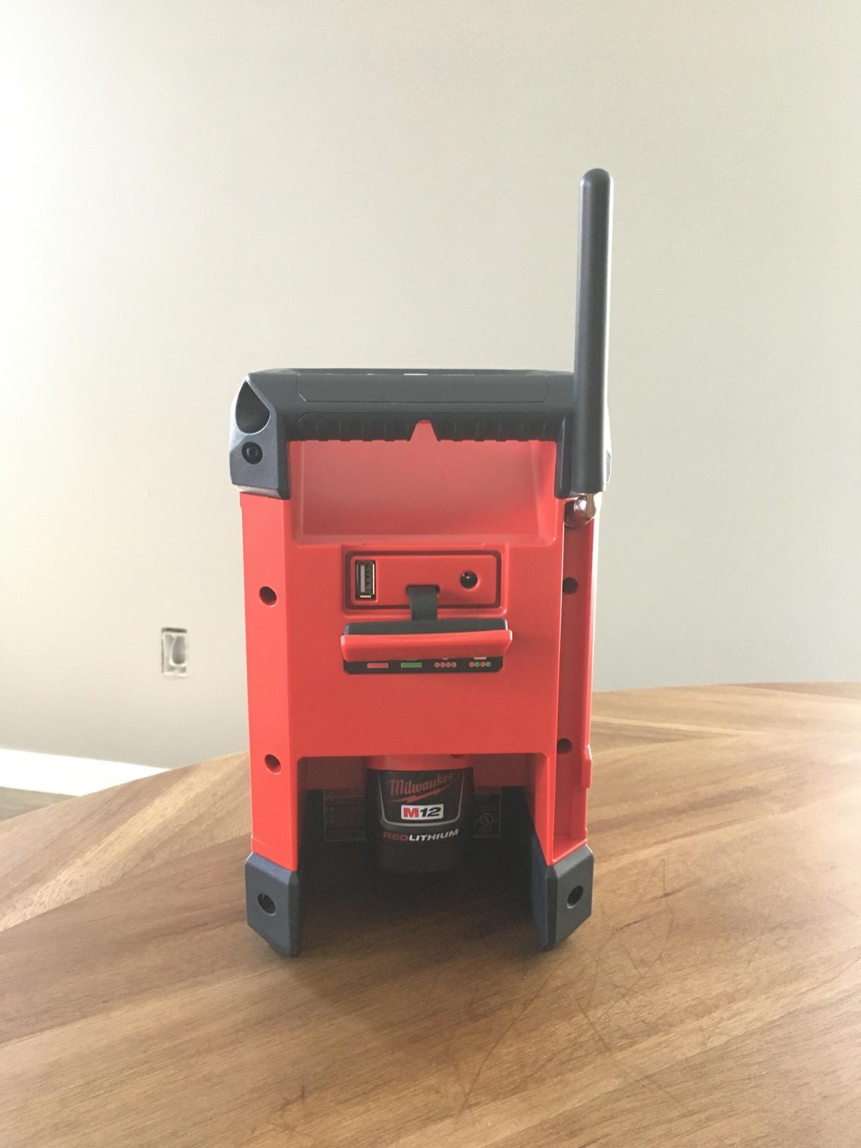 Milwaukee 2951-20 M12 Lithium-Ion Cordless Radio + Charger (Tool Only) customer photo 2