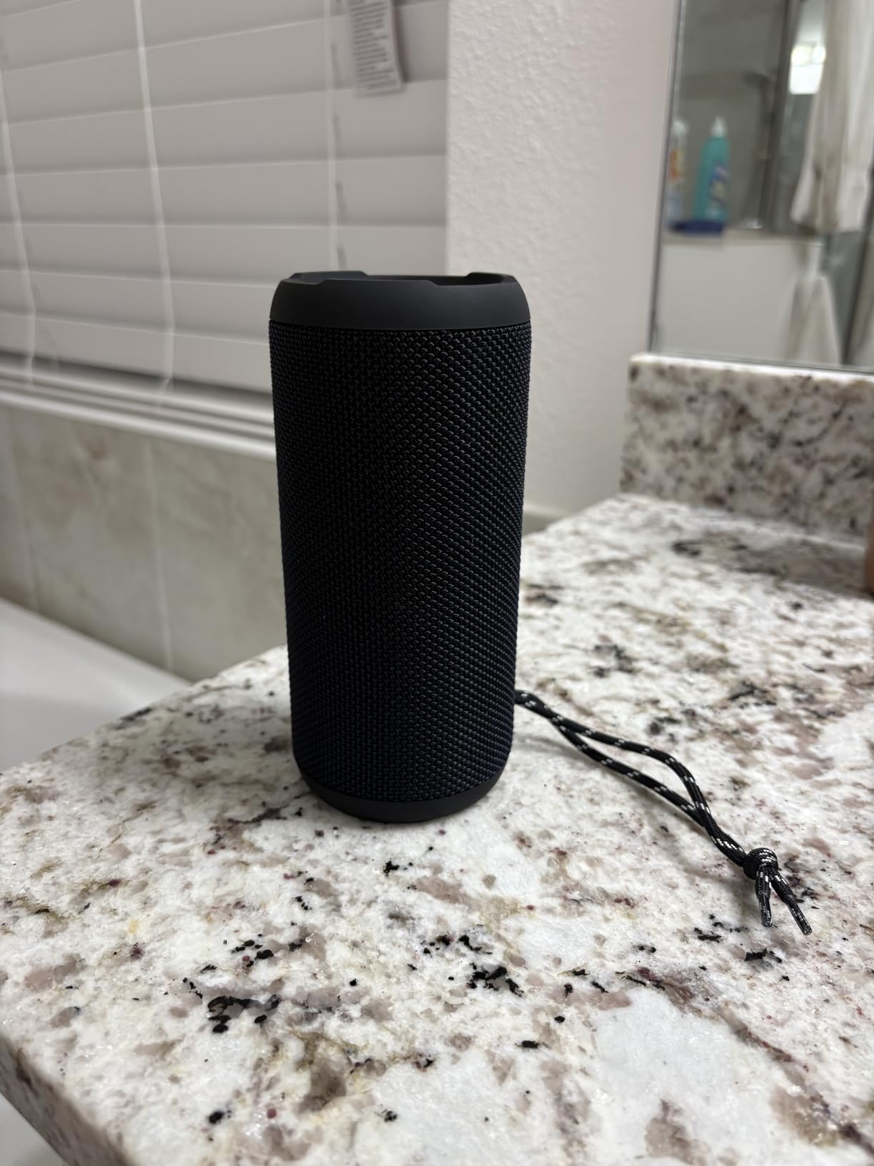Ortizan Portable Bluetooth Speaker (1st Gen), IPX7 Waterproof, Wireless, Big Sound and Deep Bass, TWS Pairing, 30Hrs of Playtime, for Home/Party/Outdoor/Beach, Birthday Gifts for Men Women - Black customer photo 2