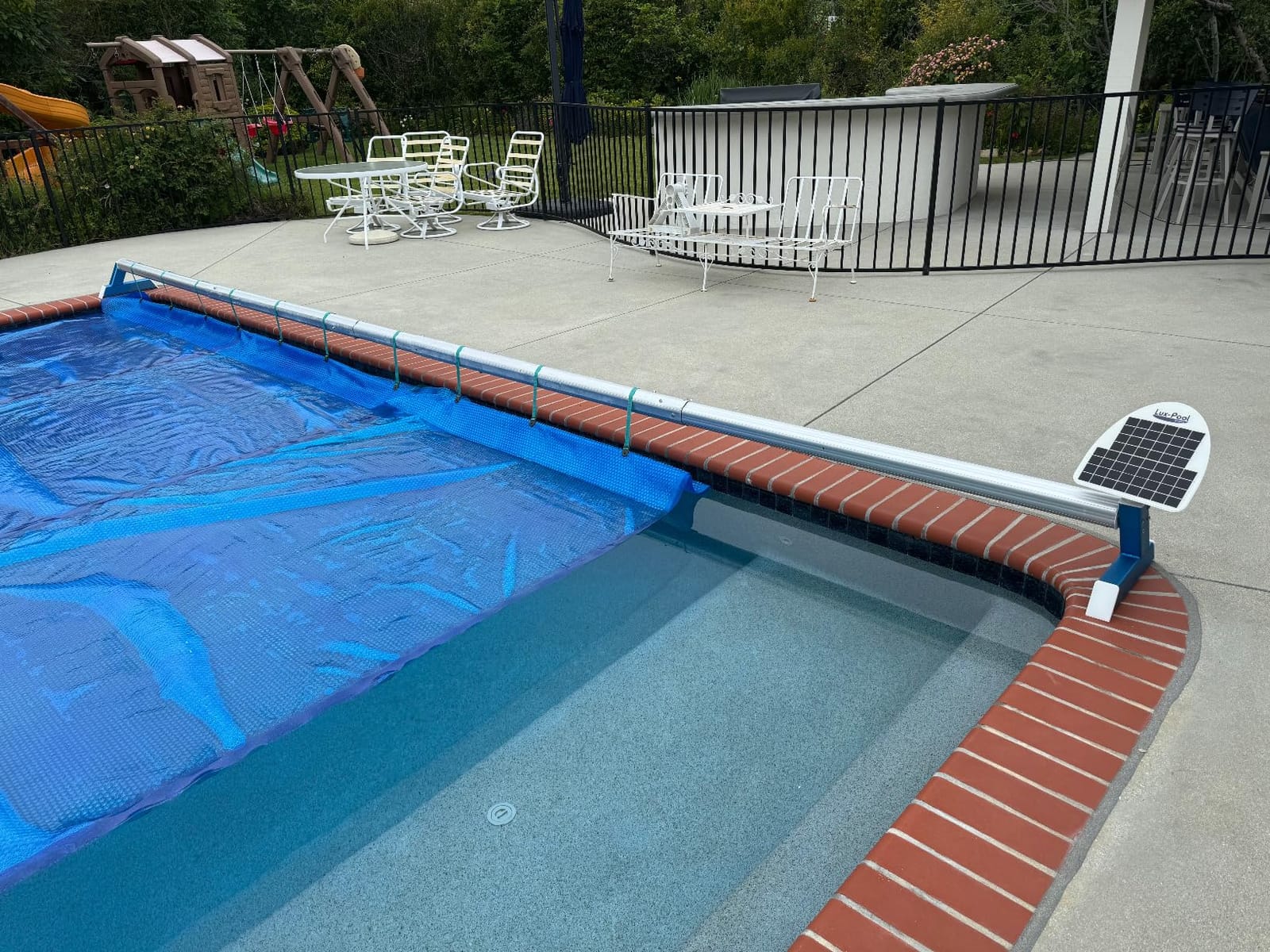 Automatic Motorized Solar Blanket Cover Reel/Roller for Pools up to 20x40' | Solar Battery Powered - Click-of-Button Simple Operation - Suitable for Rectangular Swimming Pools customer photo 2