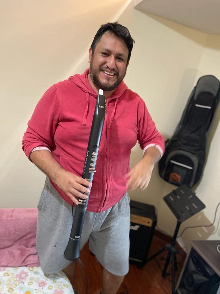 Akai Professional EWI Solo Electronic Wind Instrument | USB MIDI, Wireless Connection, Built-In Speaker, Rechargeable Battery, 200 Sounds customer photo 2
