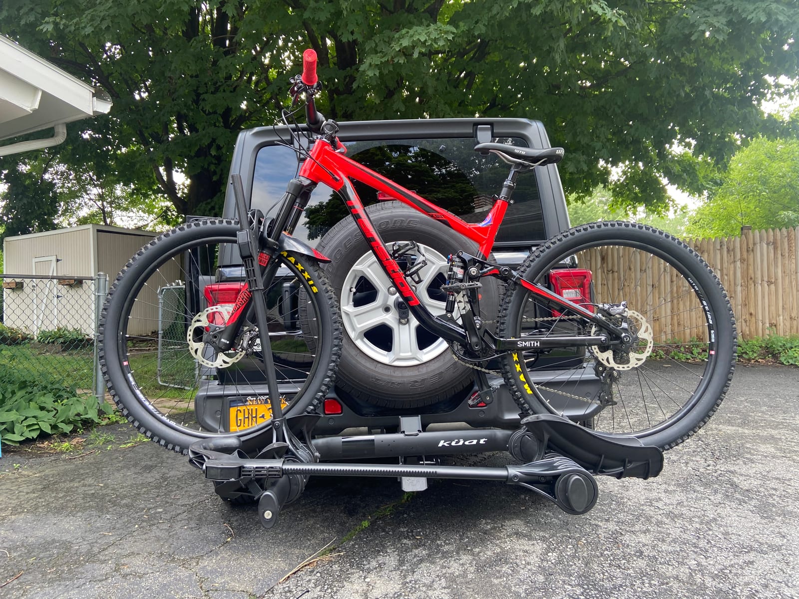 Yakima Transfer V2 2-Bike Hitch Bike Rack, 2 inch customer photo 1