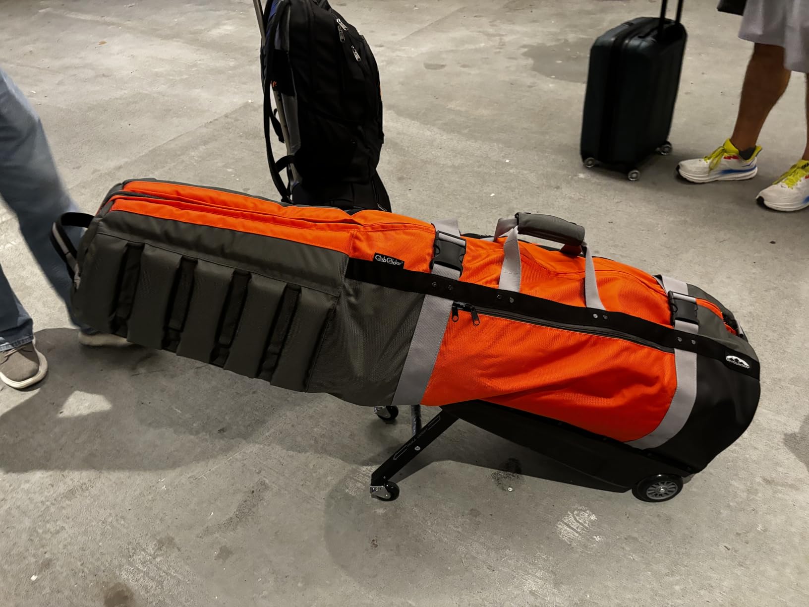 Sun Mountain ClubGlider Meridian Golf Travel Bag, 4-Wheel Rolling Retractable-Leg System customer photo 2