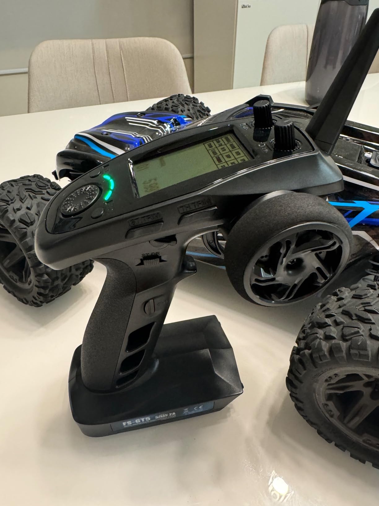 HOBBYMATE Flysky FS GT5 RC Transmitter with FS BS6 Gyro Receiver, 2.4Ghz 6 Channels RC Car Radio Transmitter and Receiver [F.Safe Out of Control Protect, ABS Setting, AFHDS 2A] customer photo 2