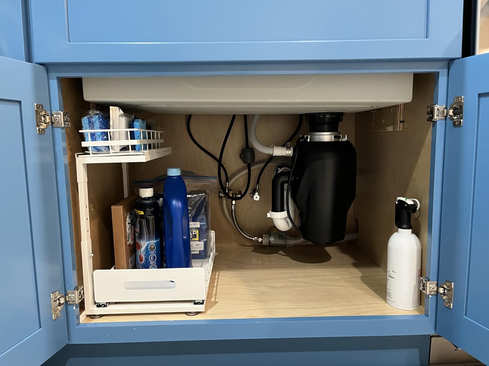 KRAUS WasteGuard 3/4 HP Ultra-Quiet Garbage Disposal with Quick Connect, Kitchen Sink Drain Cover, Power Cord and Flange Included, KWD100-75MBL customer photo 2