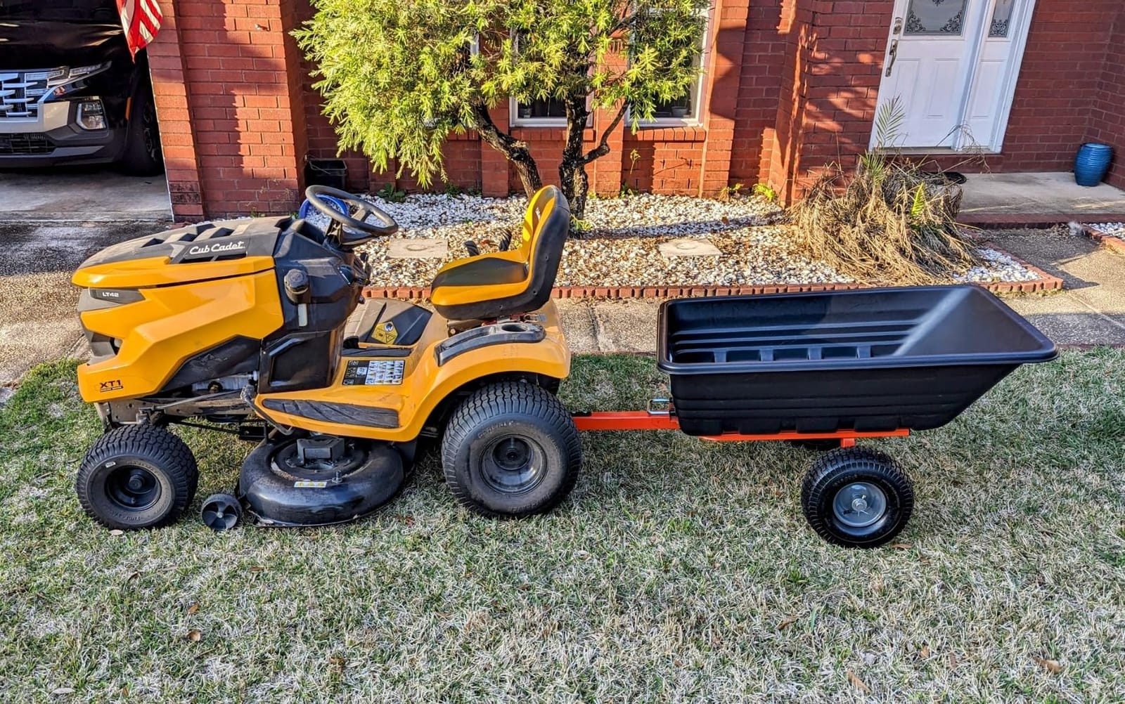 Agri-Fab Tow Behind Poly Dump Swivel Cart for Lawn Tractors and Mowers, 700 lb Capacity, 12 Cu Ft Utility Trailer customer photo 2