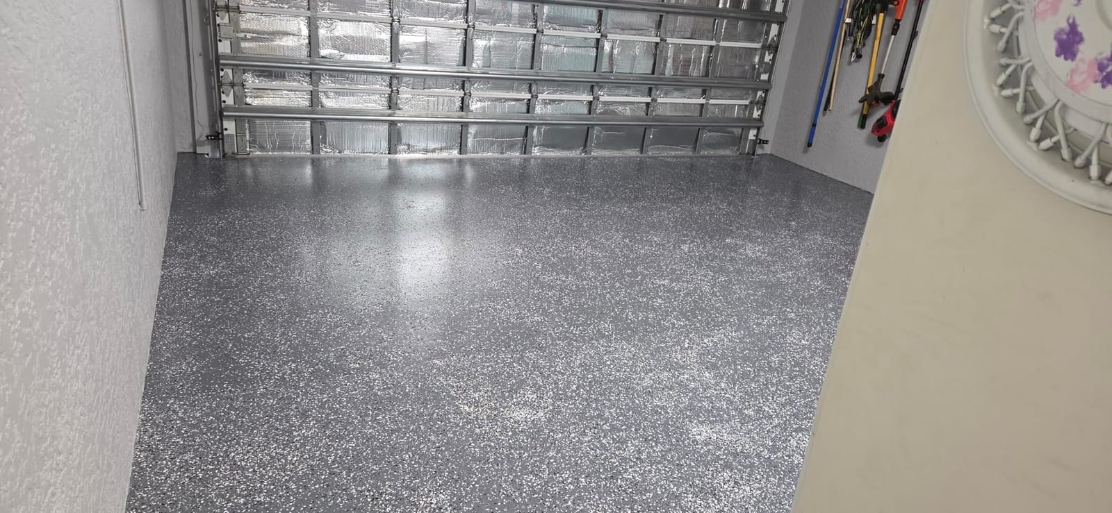 Rust-Oleum EpoxyShield Gloss Dark Gray Garage Floor Coating Kit | Epoxy Garage Floor System, Hot Tire And Chemical Resistant, Professional Finish, 2.5 Car customer photo 1