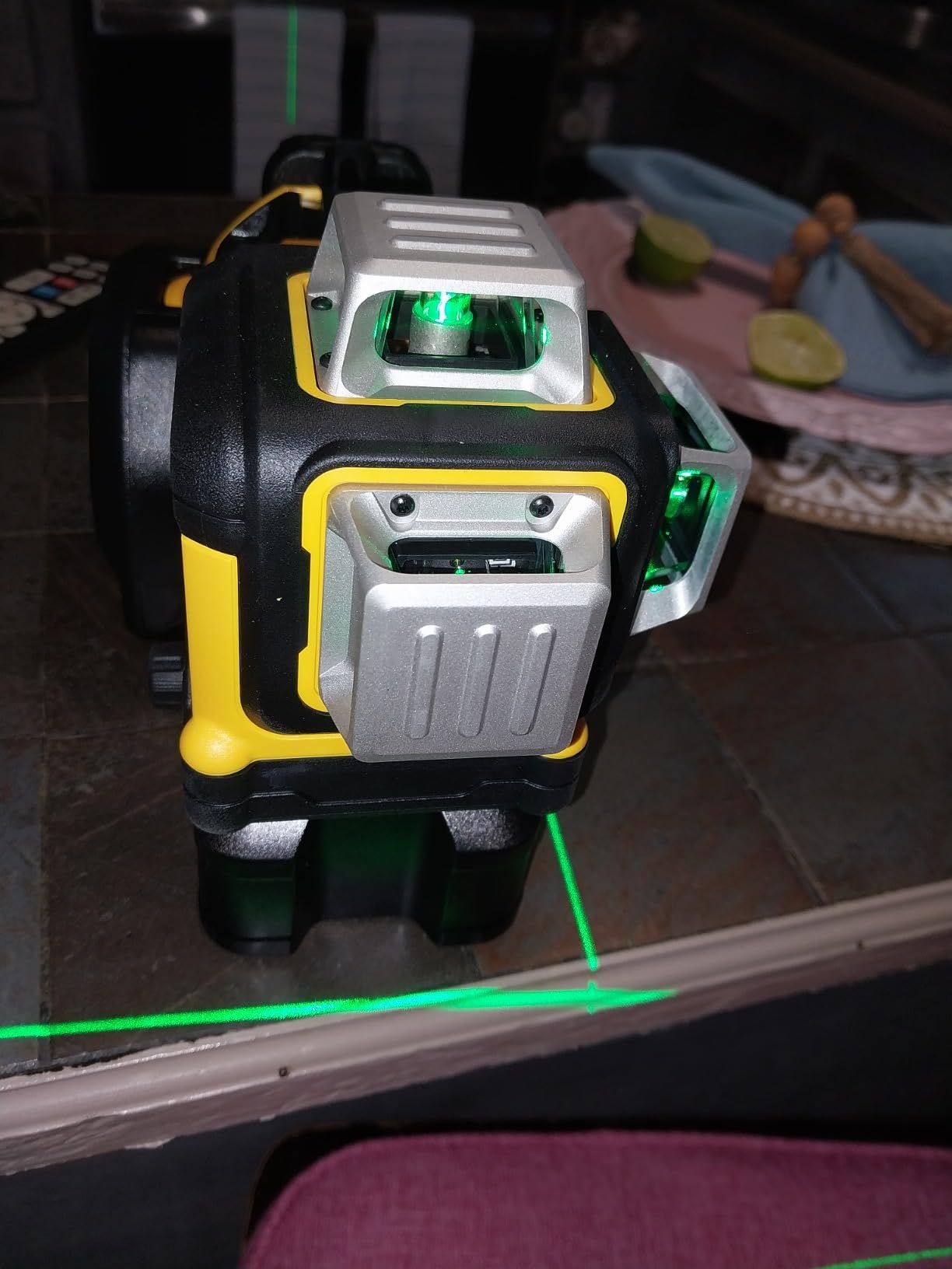 DEWALT 20V/12V MAX Laser Level Kit, 3 x 360, Green (DCLE34030G) customer photo 2