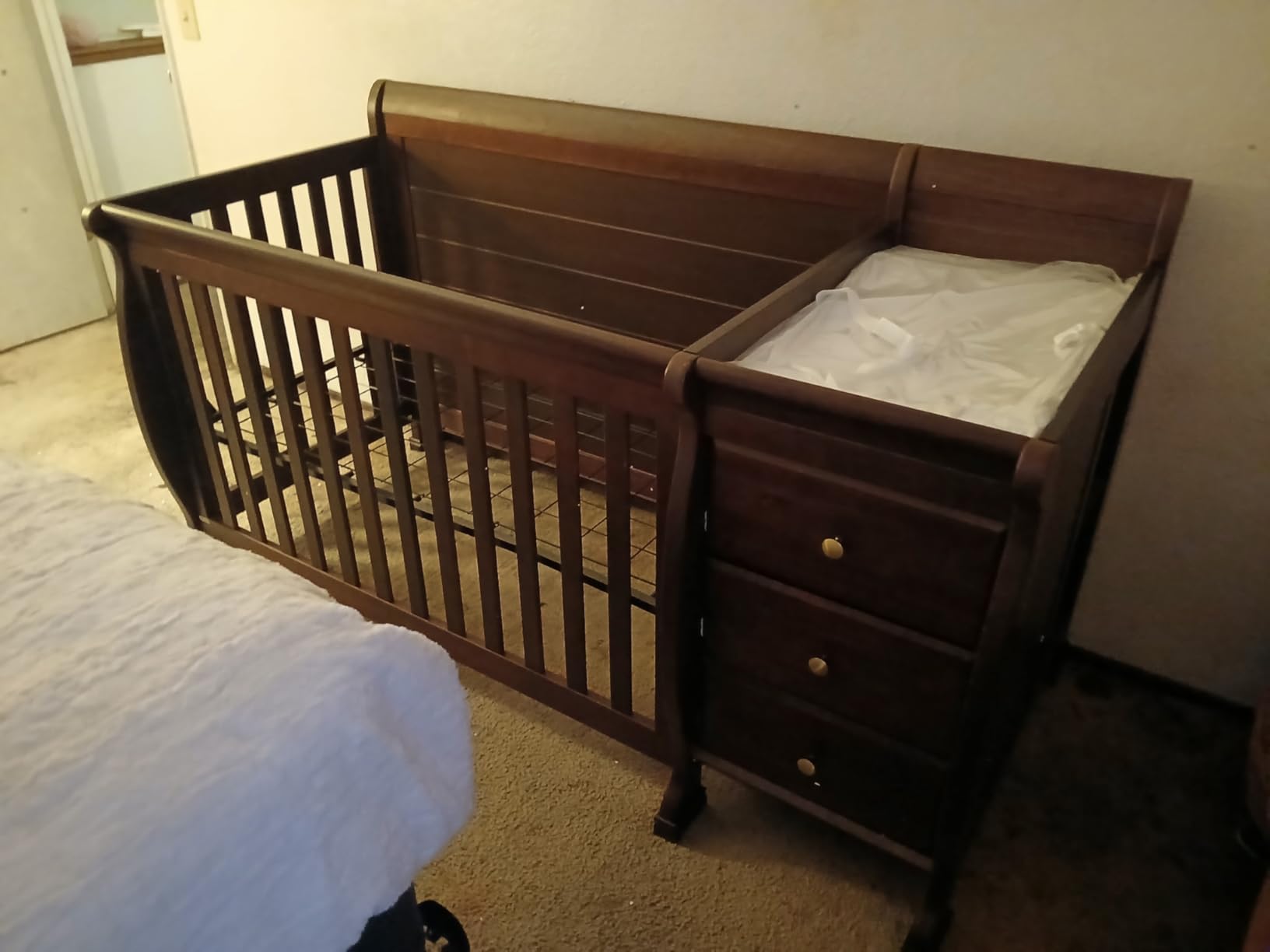 DaVinci Kalani 4-in-1 Convertible Crib and Changer Combo in White | GREENGUARD Gold Certified, Converts to Toddler Bed, Daybed & Full-Size Bed, 4 Adjustable Mattress Heights, Easy to Assemble customer photo 1