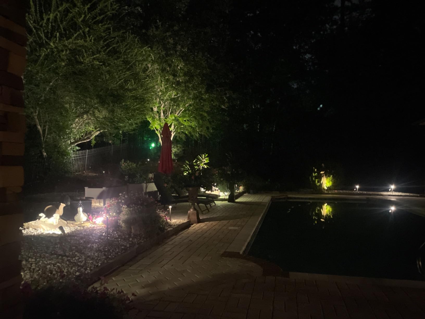 Lutron Caseta Smart Outdoor Plug for Lights and Motors (Smart Hub Required) | Smart Outdoor Plug for Patio, Backyard, Outdoor Lights, Waterproof, Built to last, All year round timer, PD-15OUT-BL, Black customer photo 2