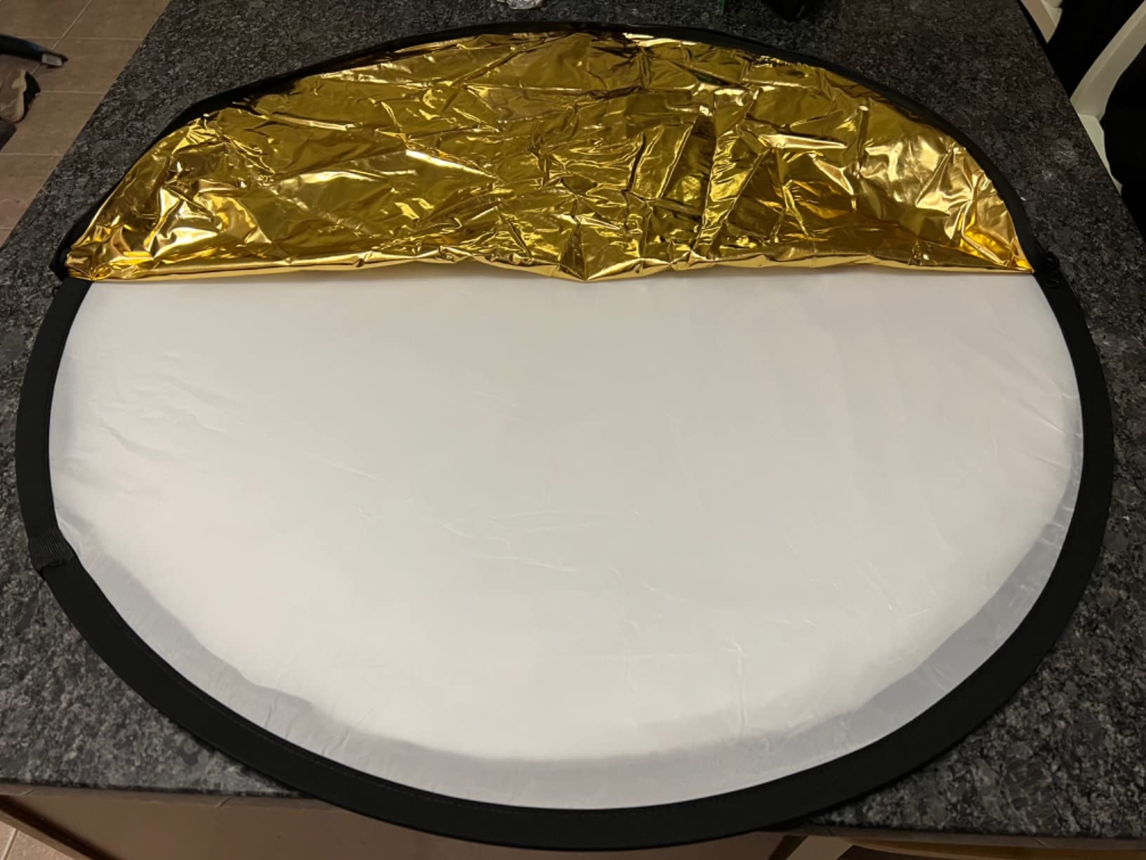 32inch/80cm 5 in 1 Collapsible Light Reflector Round Multi Disc with Bag-Translucent, Silver, Gold, White and Black for Photography Photo Studio Lighting and Outdoor Lighting customer photo 1