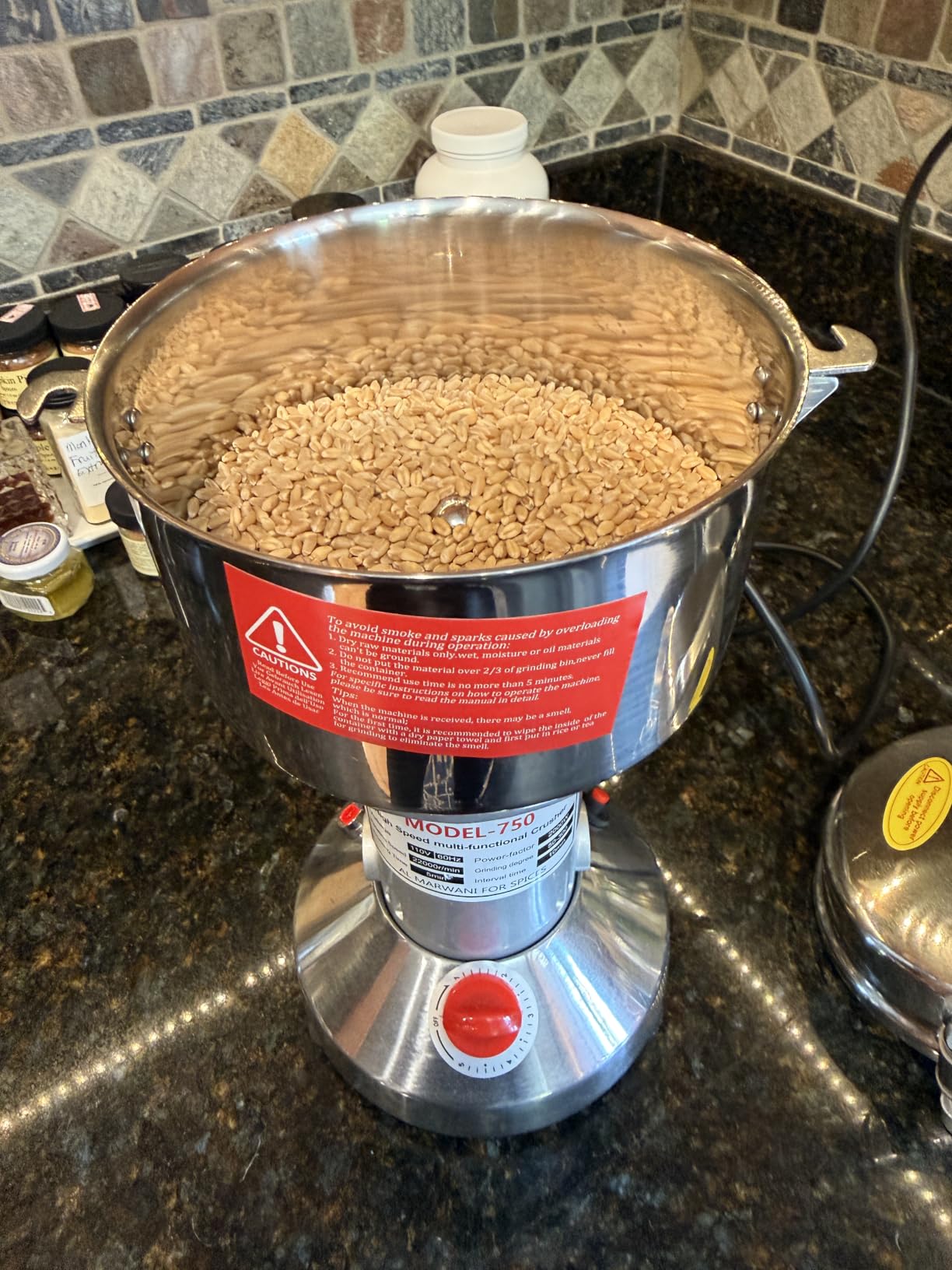 Grain Mill Grinder 750g High Speed Electric Stainless Steel Grinder Cereals Corn Flour Pulverizer Powder Machine for Dry Spice Herbs Grains Coffee Rice Pepper customer photo 1