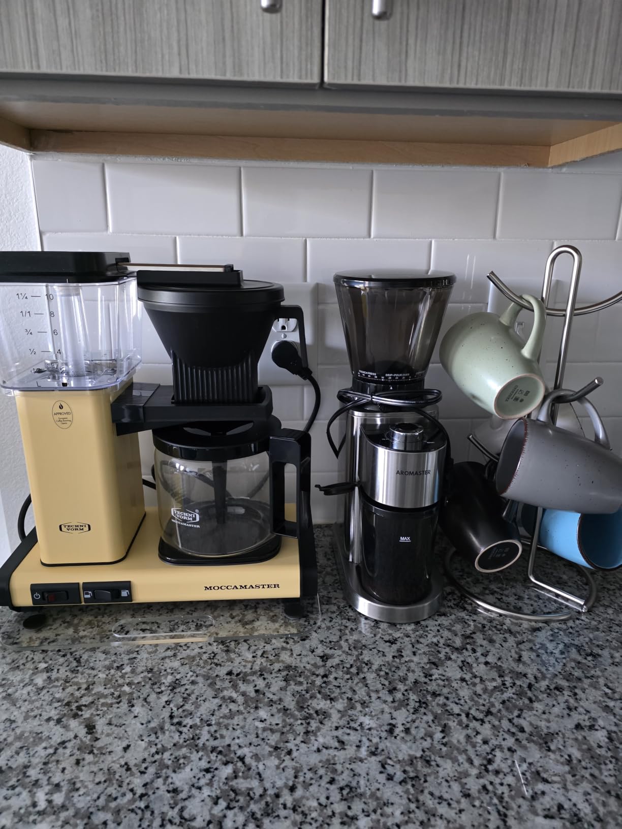 Moccamaster 53933 KBGV Select 10-Cup Coffee Maker, Off-White, 40 ounce, 1.25l customer photo 2