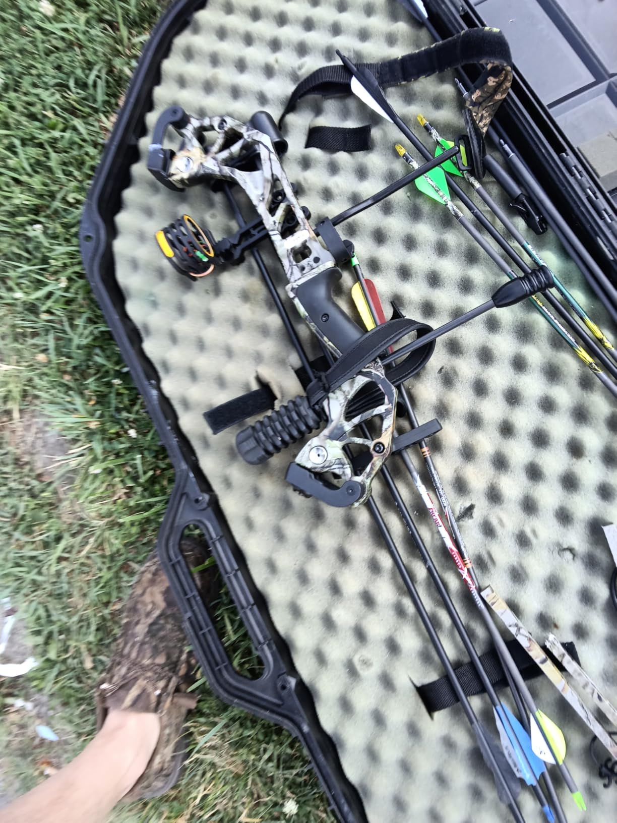 Compound Bow Draw Weight 0-70 Lbs for Pull Beginner and Intermediate Archer Fully Adjustable 19.25-31 with All Accessories, up to IBO 320 fps, Package with Archery Hunting Equipment New 2024 customer photo 2
