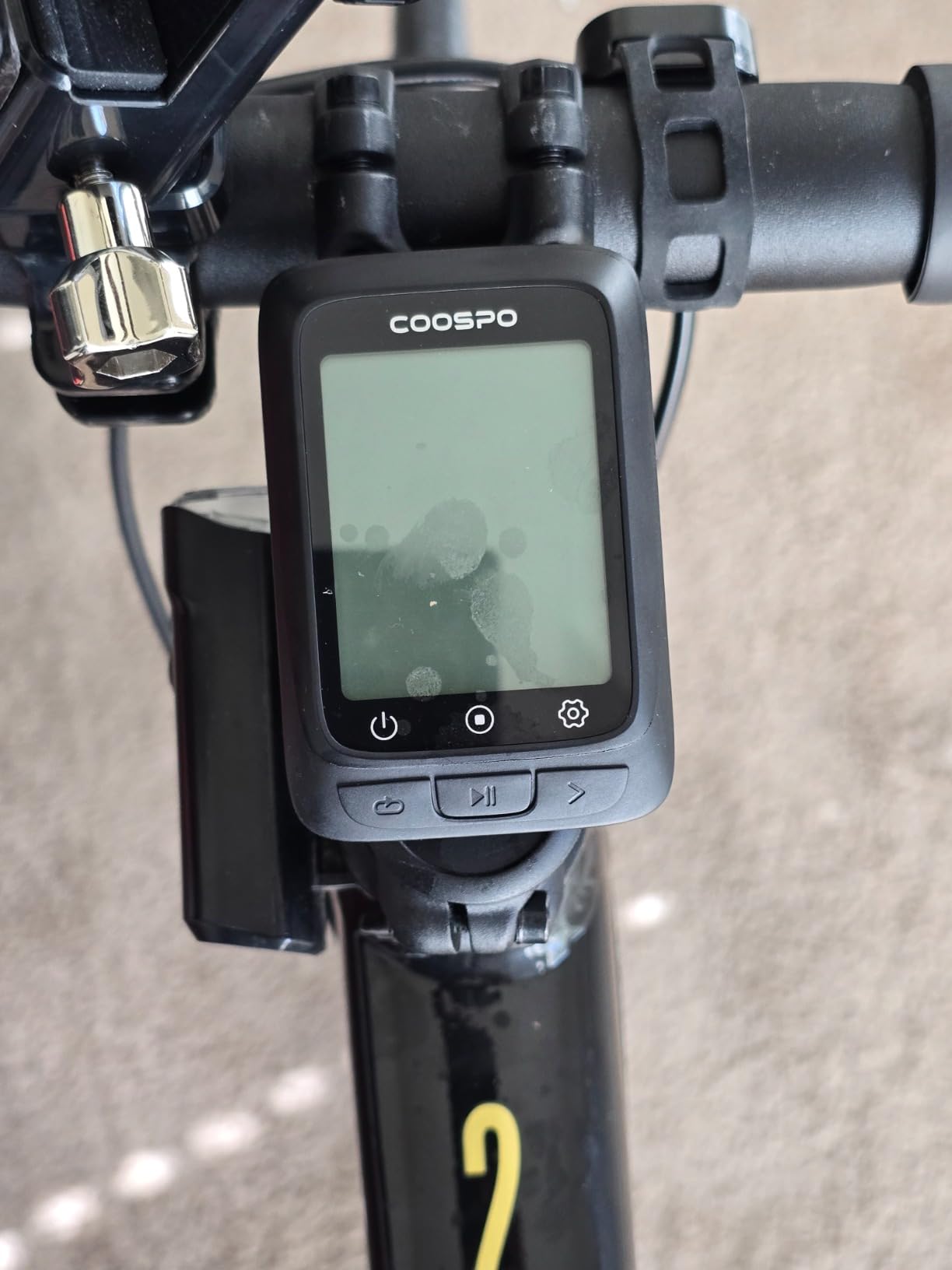 COOSPO Bike Computer GPS Wireless, ANT+ Cycling Computer GPS with Bluetooth, Multifunctional ANT+ Bicycle Computer GPS with 2.4 LCD Screen, Bike Speedometer with Auto Backlight IP67 customer photo 1
