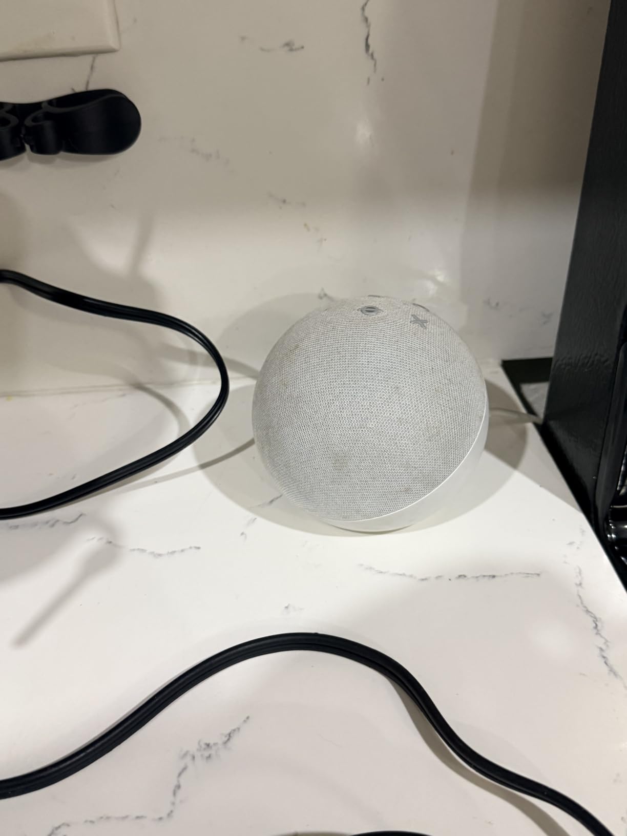 Echo Dot (newest model) - Vibrant sounding speaker, Designed for Alexa+, Great for bedrooms, dining rooms and offices, Charcoal customer photo 2