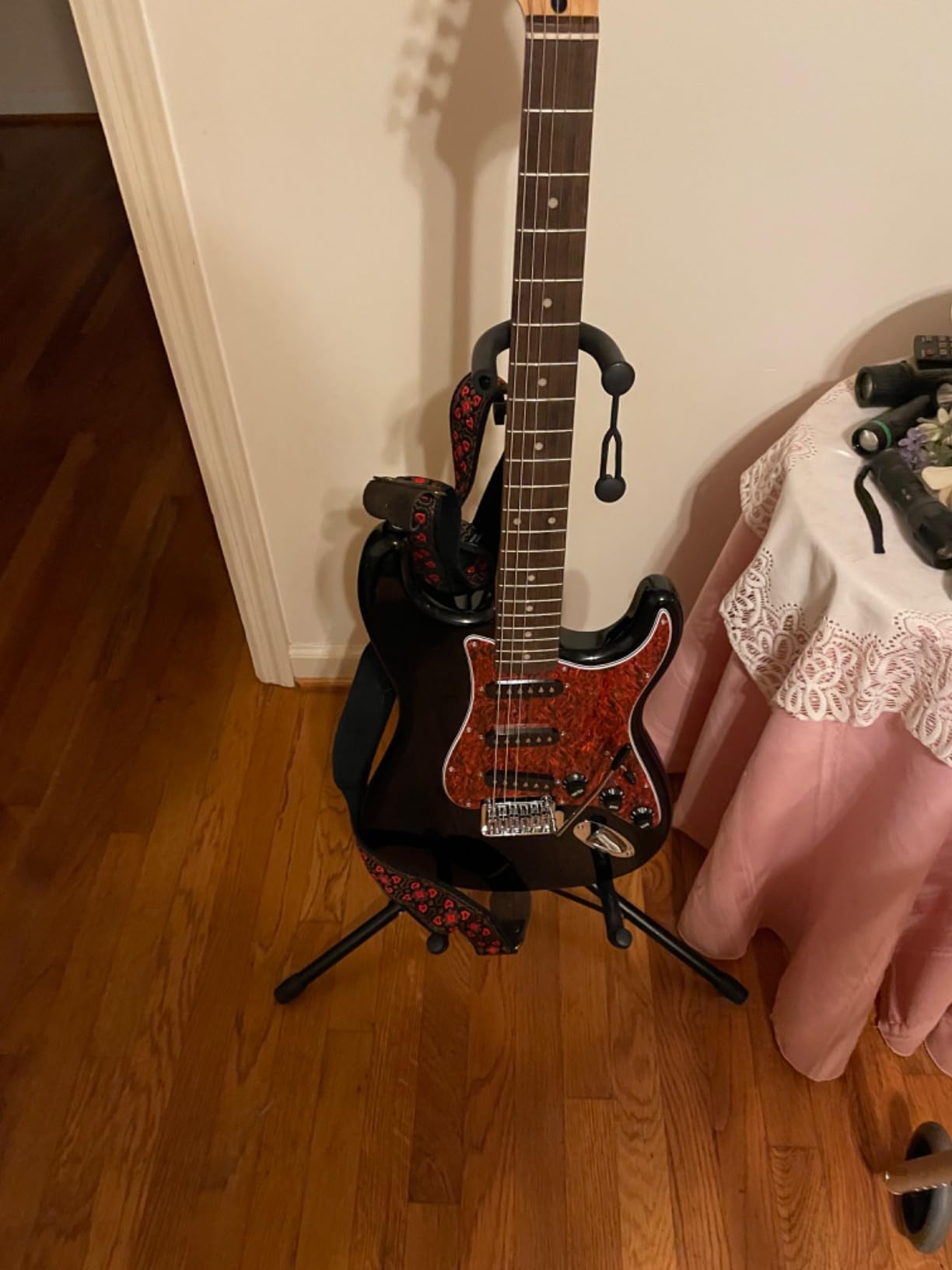 Fender Squier Affinity Stratocaster HSS - Metallic Black Bundle with Frontman 10G Amplifier customer photo 1