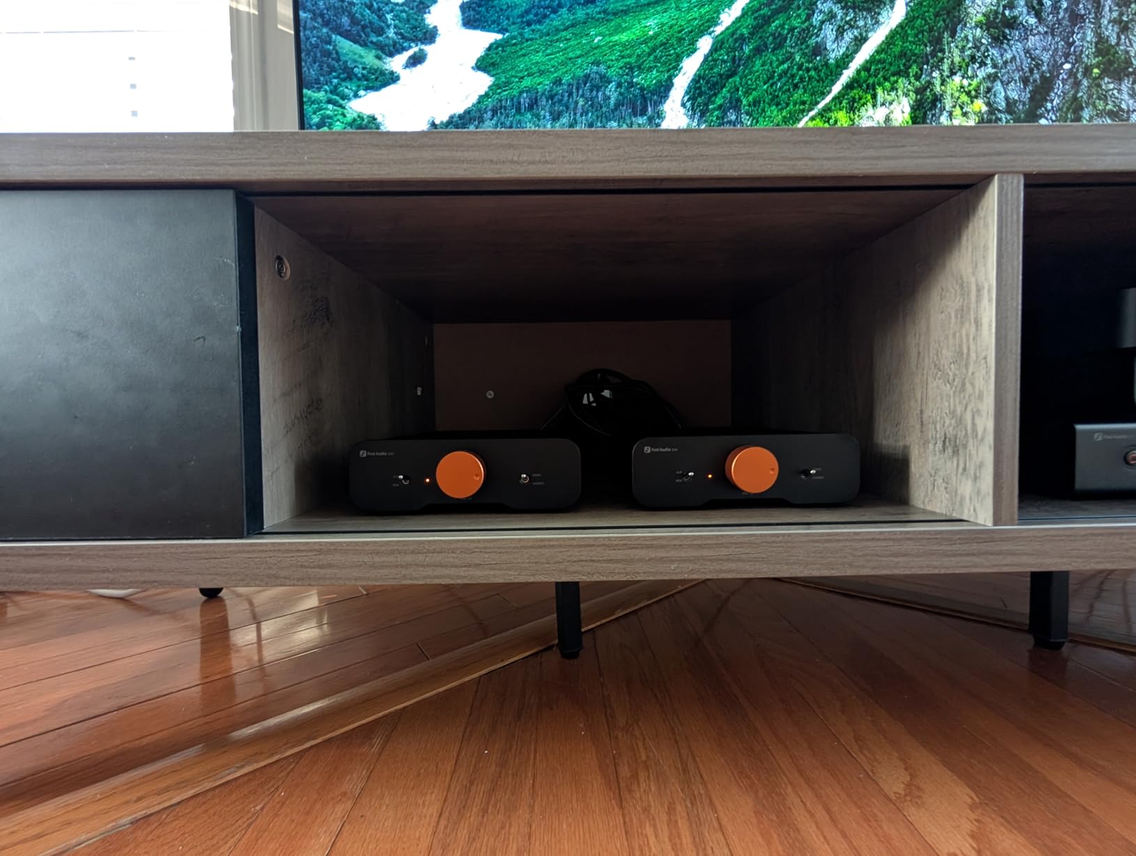 Polk Audio Signature Elite ES20 Bookshelf Speaker Pair, Contemporary Walnut customer photo 1