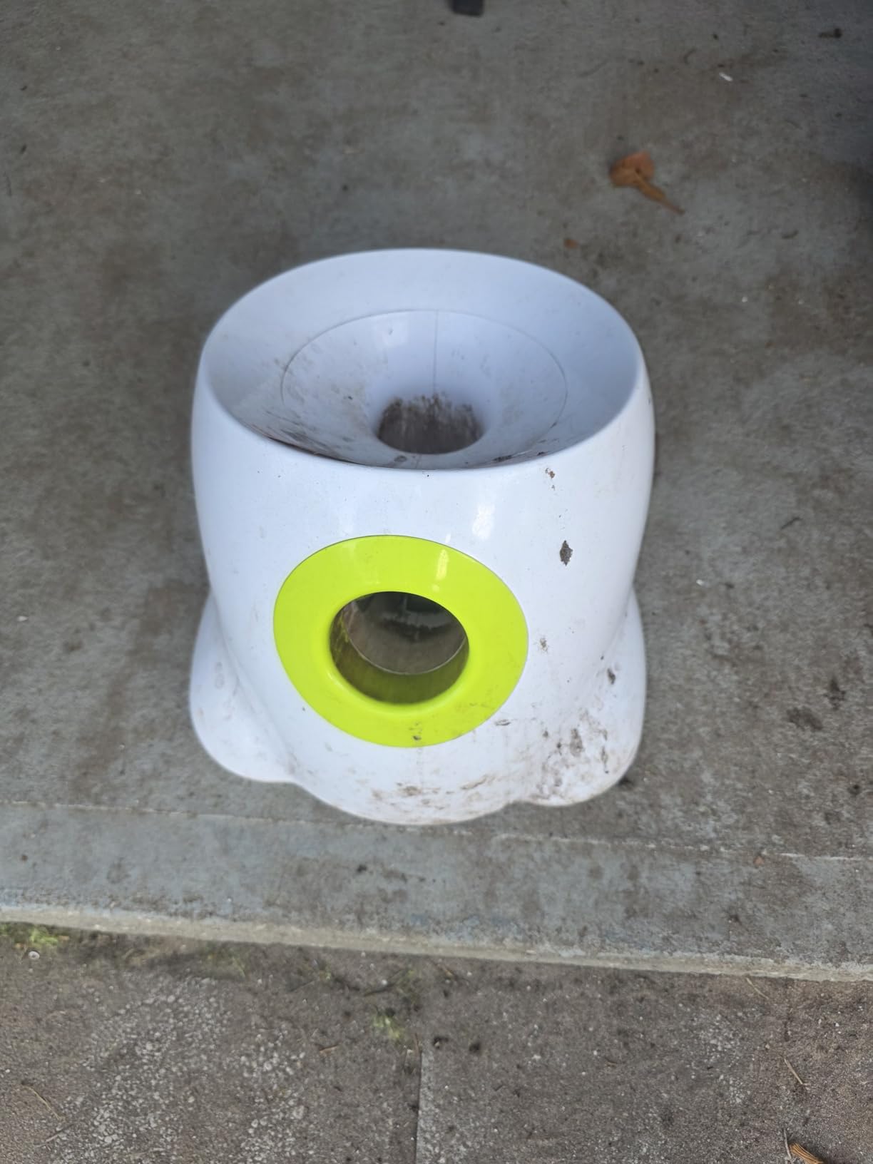 ALL FOR PAWS Automatic Dog Ball Launcher for Medium to Large Dogs, Interactive Tennis Ball Thrower, Rechargeable Dog Toy Mental Stimulation Training Game for Energetic Dogs customer photo 1