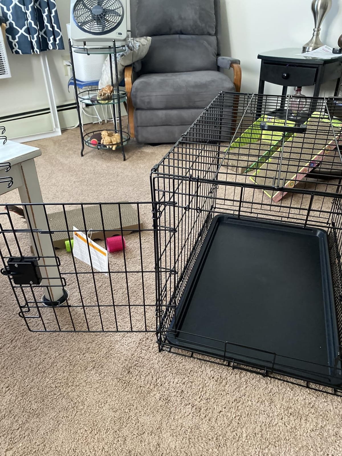 Amazon Basics Portable, Foldable Metal Wire Dog Crate with Removable Tray, Divider Panel, Easy to Assemble, for Large Dogs, 48 x 30 x 32.5 in, Black customer photo 1