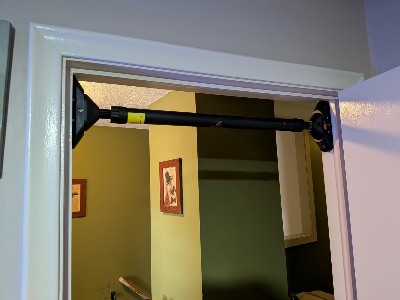 Sportneer Pull Up Bar for Doorway, No-Drill, 29.5-37 in, 440 lb | No-Drill, Adjustable 29.5-37 in, 440 lb, Doorway Fit, Secure Lock, Home Gym, Strength Training customer photo 2