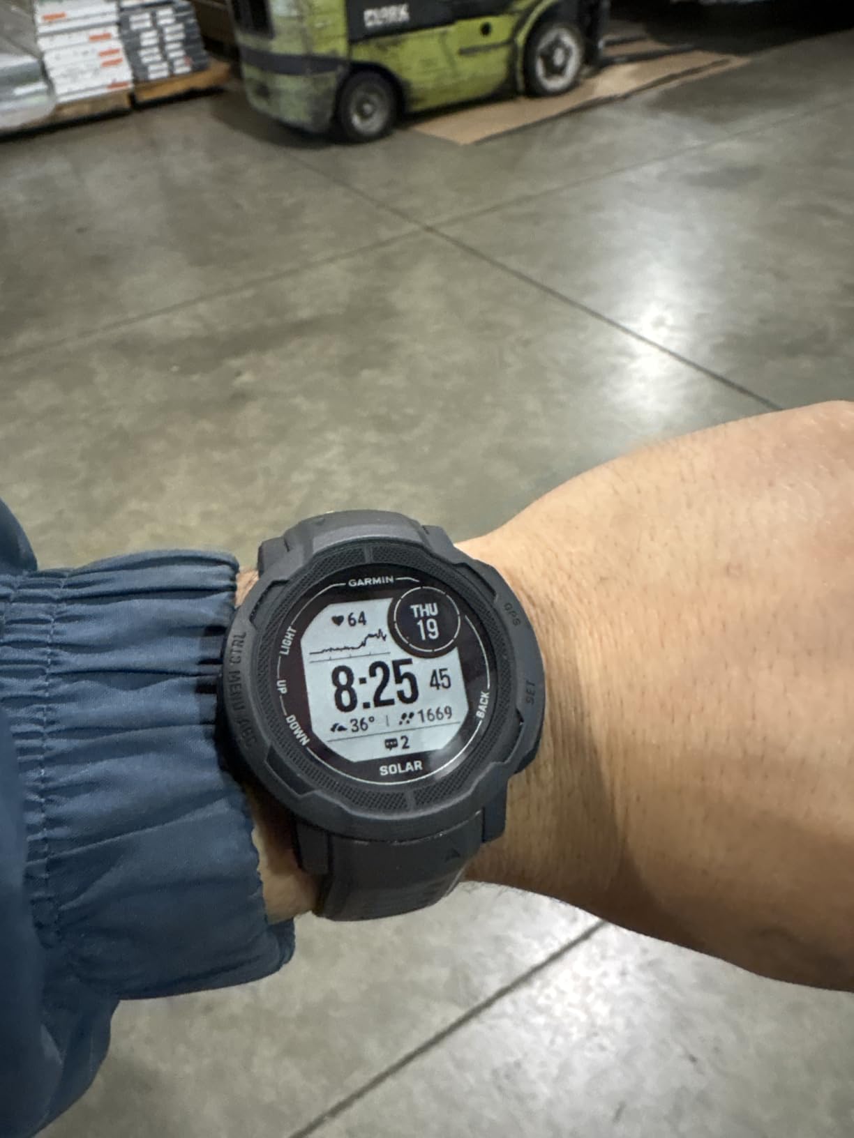 Garmin Instinct 2 Solar, Smaller-Sized Rugged Outdoor Watch with GPS, Solar Charging Capabilities, Multi-GNSS Support, Tracback Routing, Graphite customer photo 1