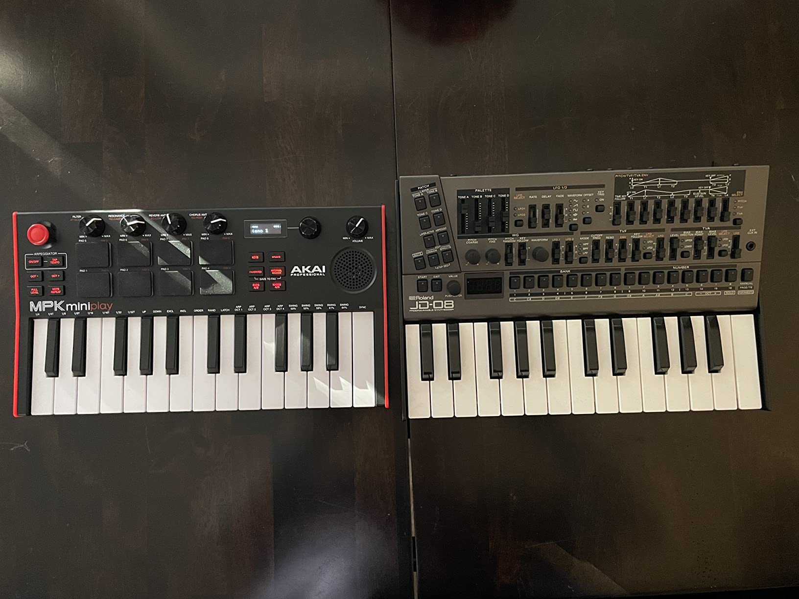 Akai Professional MPK Mini Play MK3 25-Key USB MIDI Keyboard Controller | Built-In Sounds, Speaker, Software Suite Included customer photo 2