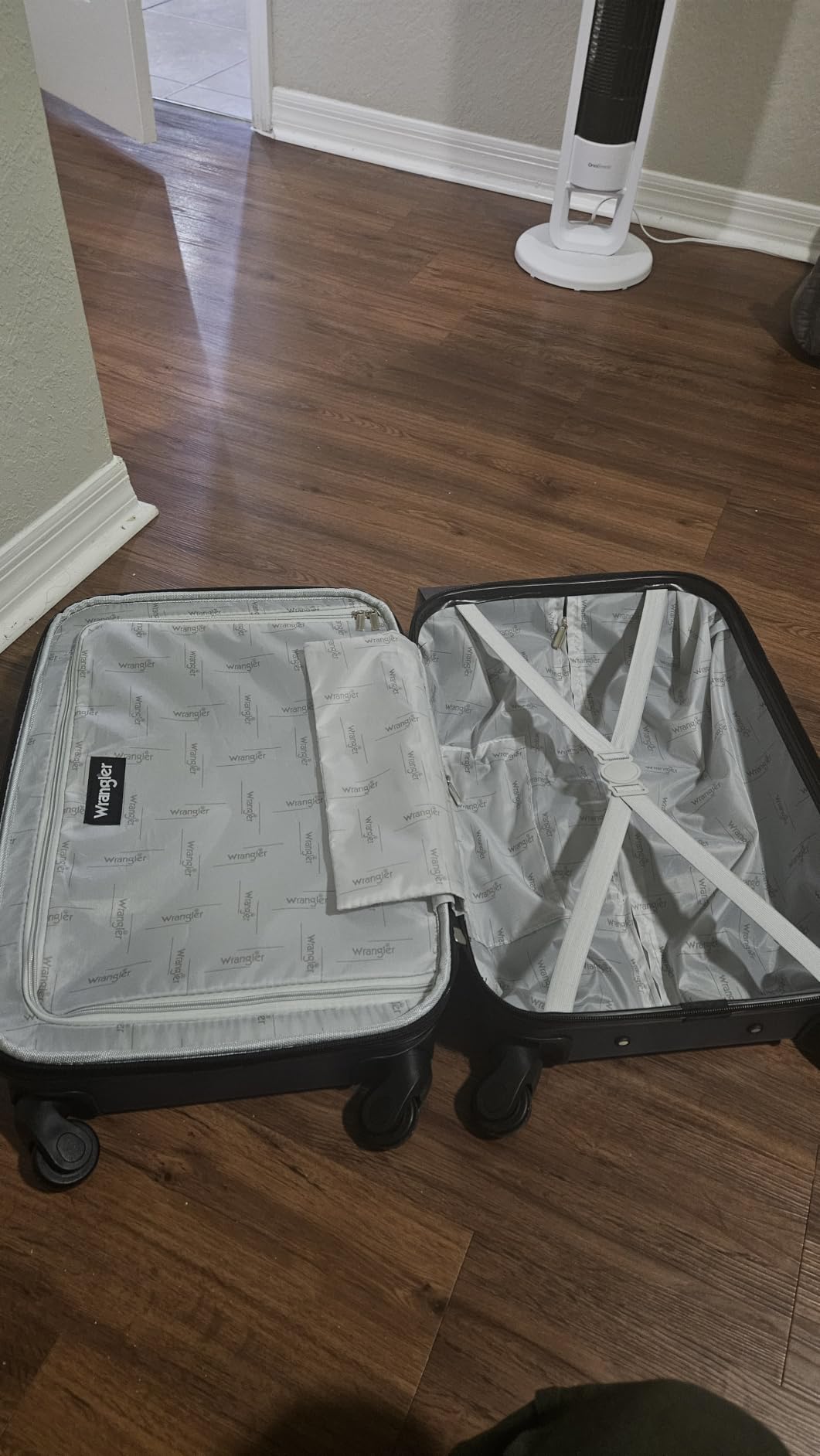 Wrangler Smart Spinner Hardside Luggage, 2 Piece Set, Teal customer photo 2