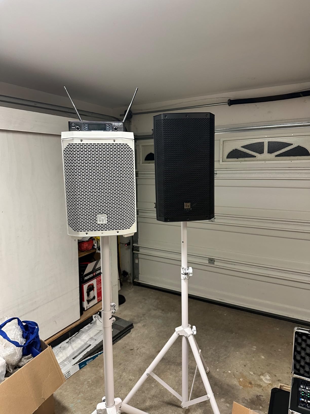 Electro-Voice Everse 8 Battery Powered Weatherized PA Speaker (Black) | Powered Loudspeaker with Bluetooth Audio and Control Black customer photo 1