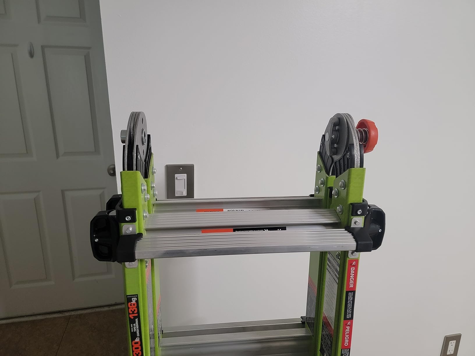 Little Giant Ladder Systems Dark Horse 2.0, M22, 22ft, Multi-Position Ladder, Fiberglass, Type 1A, 300 lbs Weight Rating, (16122-001) | Hi-Viz Green Non-Conductive Fiberglass, Multi-Position, Type IA 300 lbs. Weight Rating customer photo 2